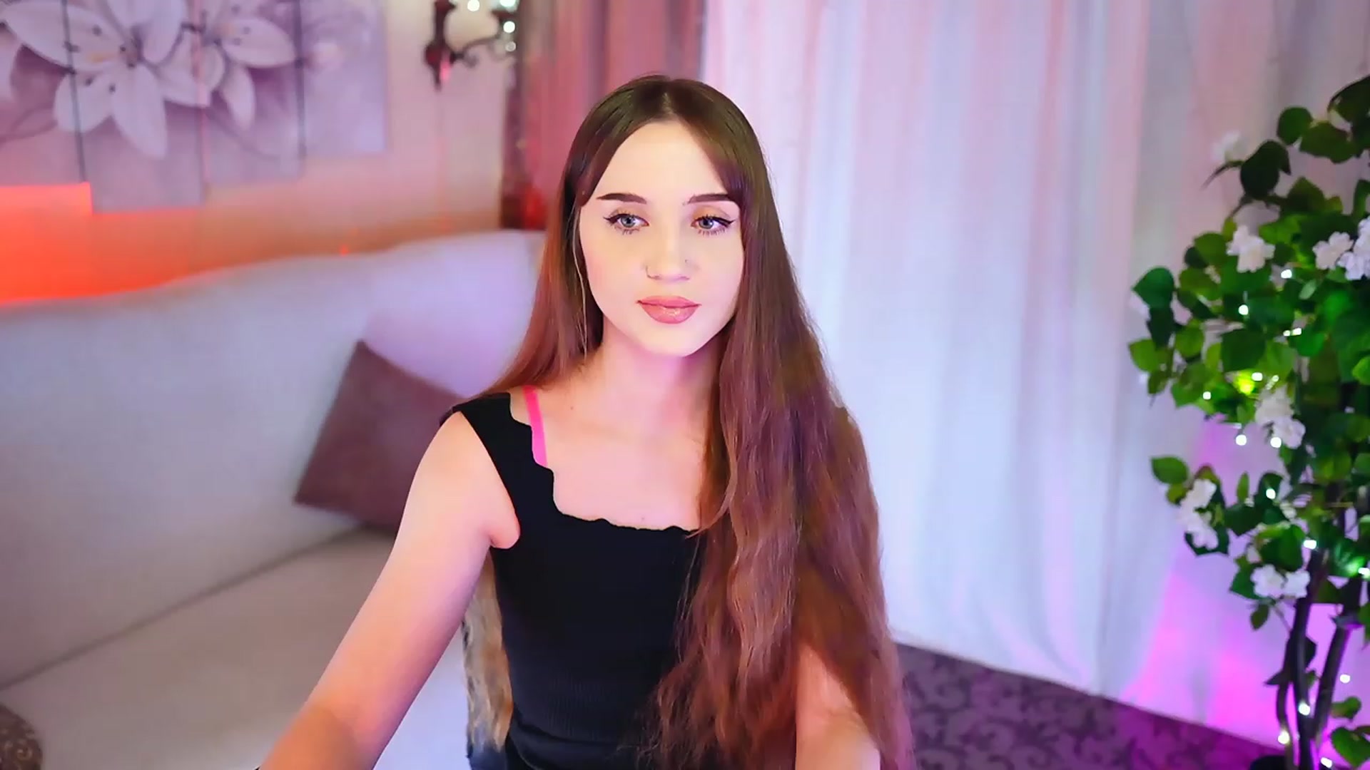 Gallery image thumbnail from Innocent_Soul's myfreecams stream on, 10/27/2023, 17:01 image 10 of 20
