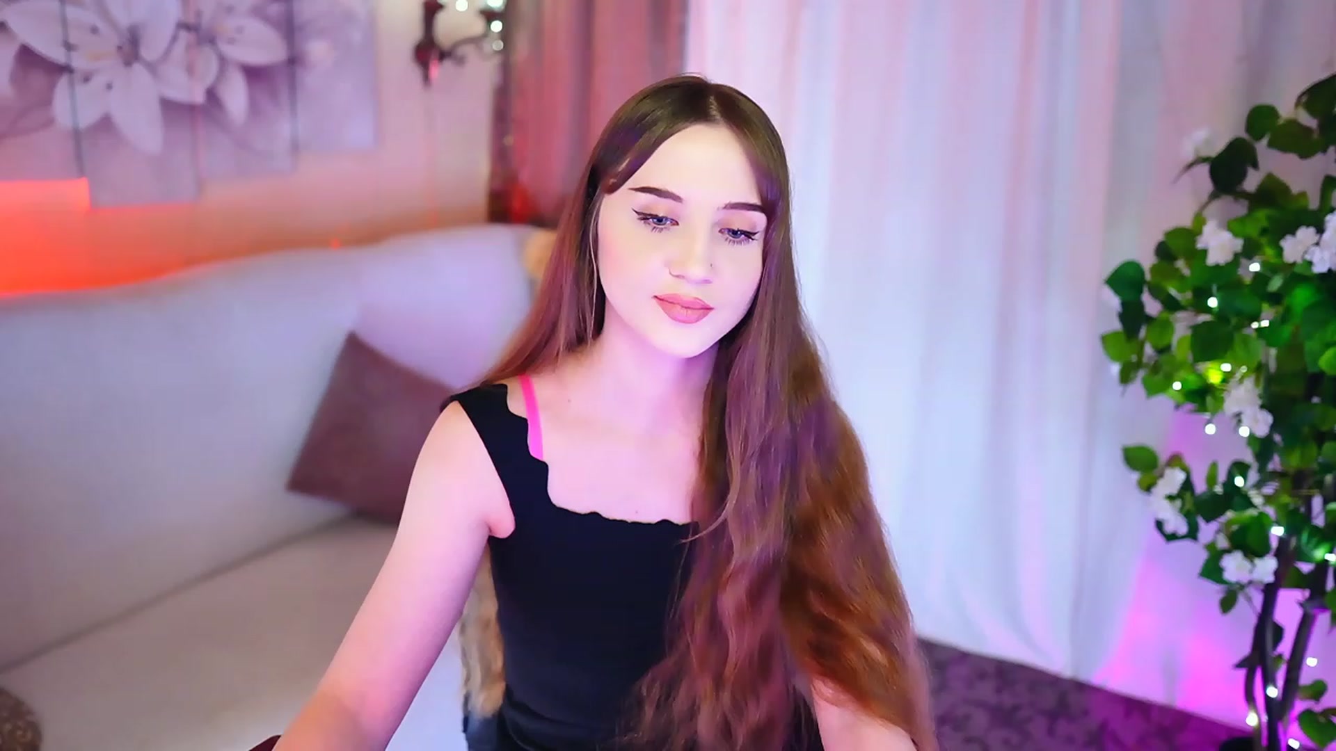 Gallery image thumbnail from Innocent_Soul's myfreecams stream on, 10/27/2023, 17:01 image 16 of 20