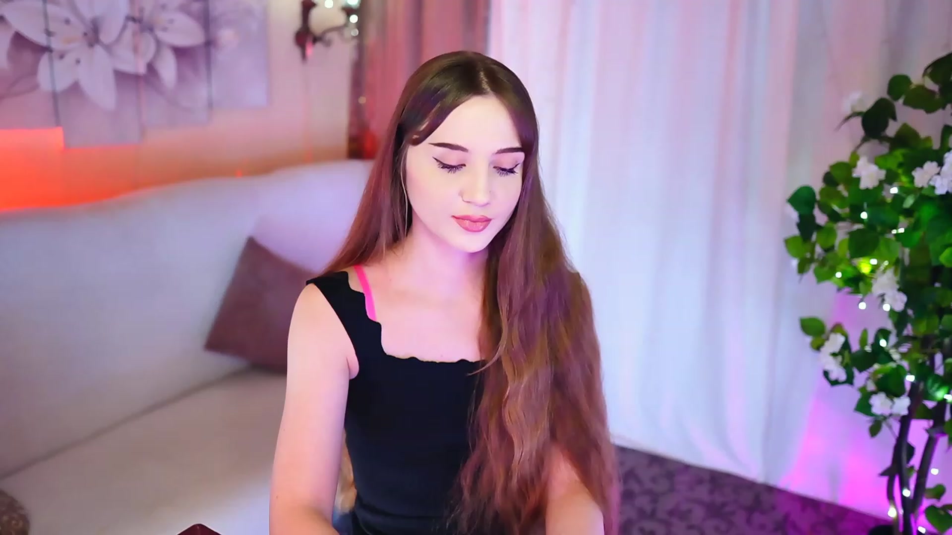 Gallery image thumbnail from Innocent_Soul's myfreecams stream on, 10/27/2023, 17:01 image 15 of 20