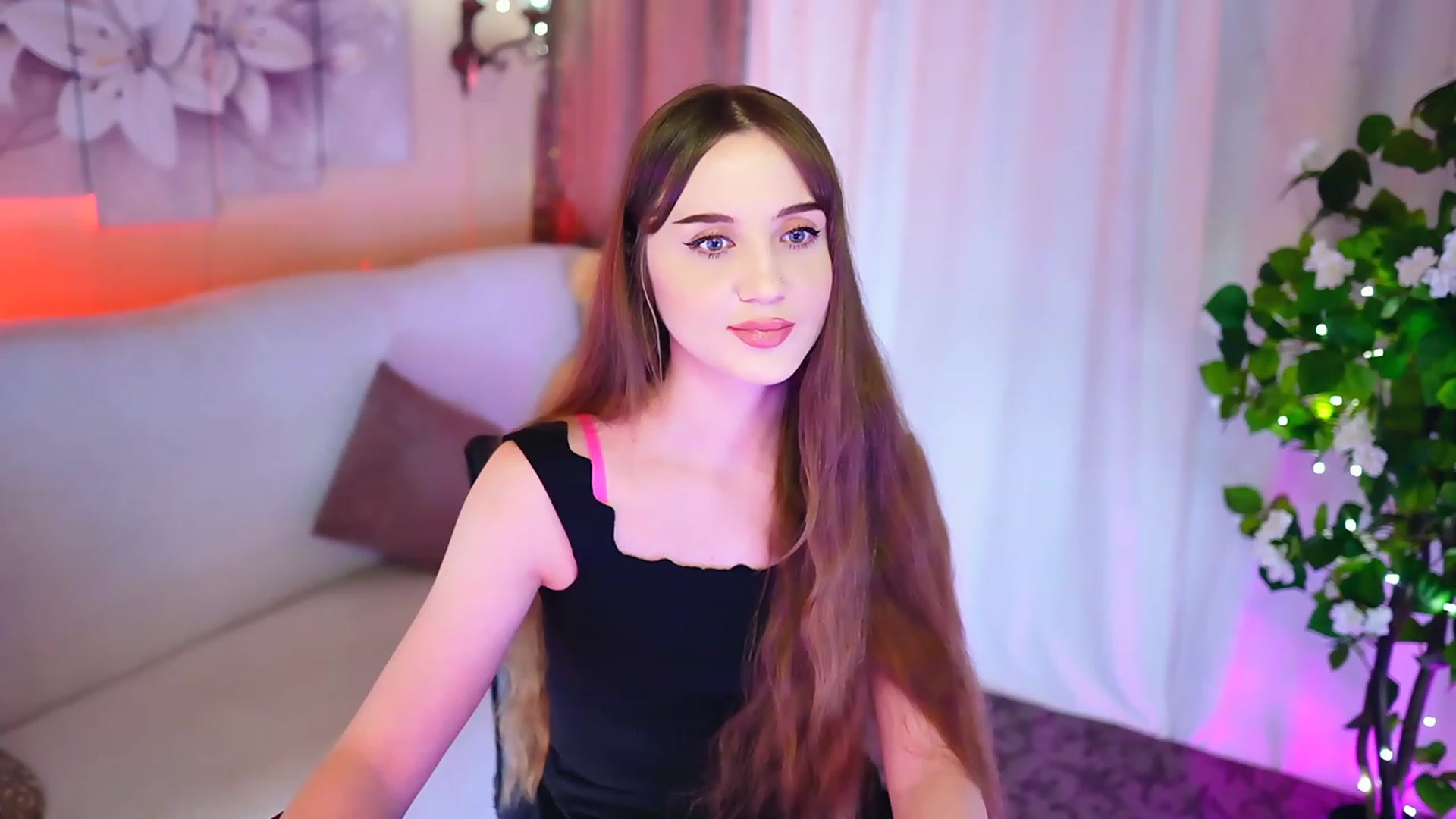 Gallery image thumbnail from Innocent_Soul's myfreecams stream on, 10/27/2023, 17:01 image 12 of 20