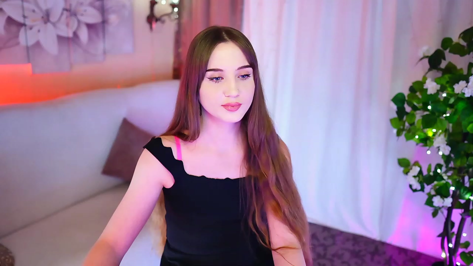 Gallery image thumbnail from Innocent_Soul's myfreecams stream on, 10/27/2023, 17:31 image 17 of 20