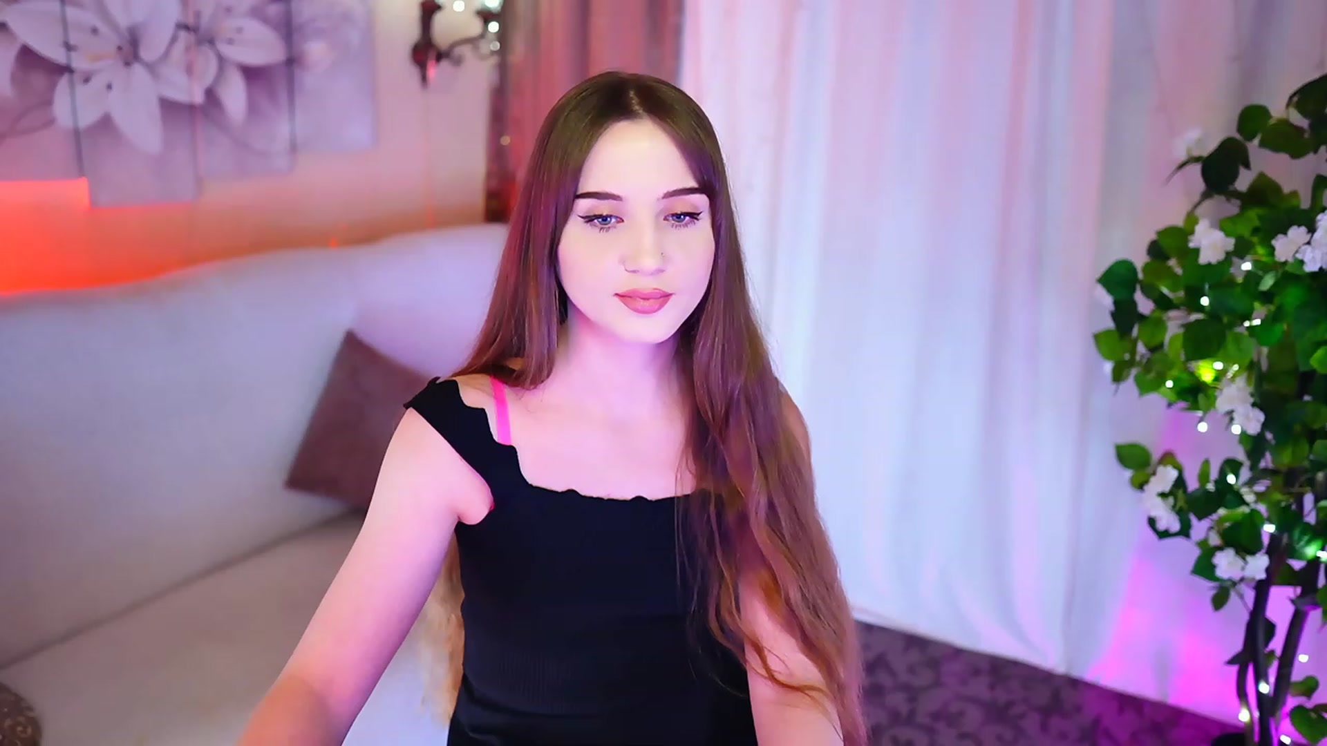 Gallery image thumbnail from Innocent_Soul's myfreecams stream on, 10/27/2023, 17:31 image 15 of 20