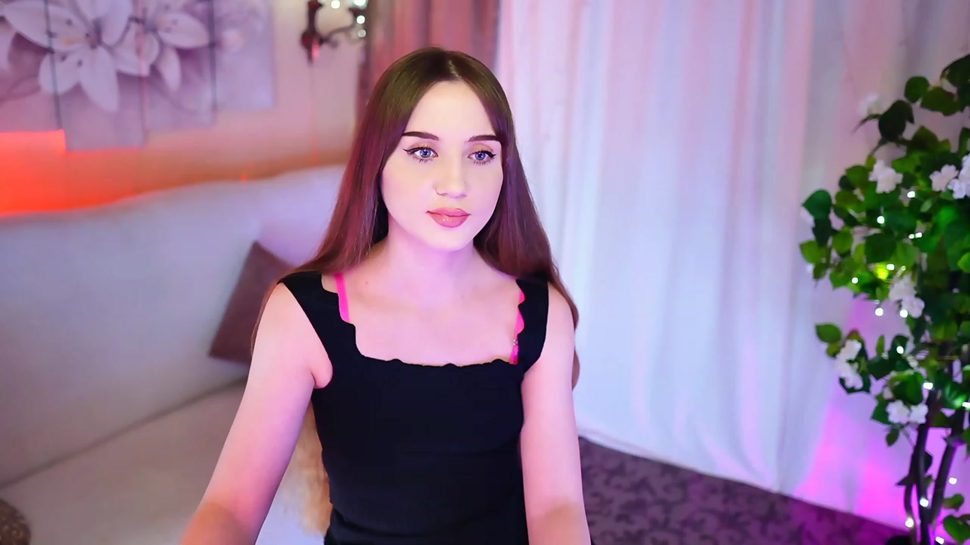 Gallery image thumbnail from Innocent_Soul's myfreecams stream on, 10/27/2023, 17:31 image 1 of 20