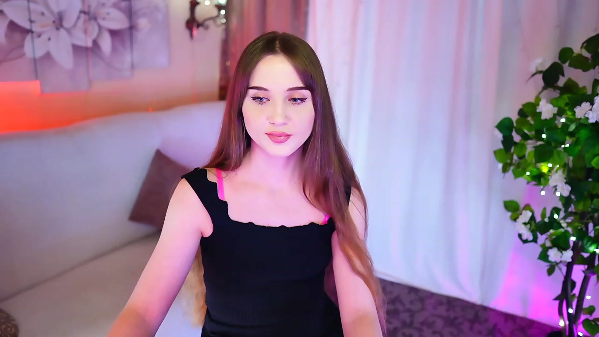 Gallery image thumbnail from Innocent_Soul's myfreecams stream on, 10/27/2023, 17:31 image 7 of 20