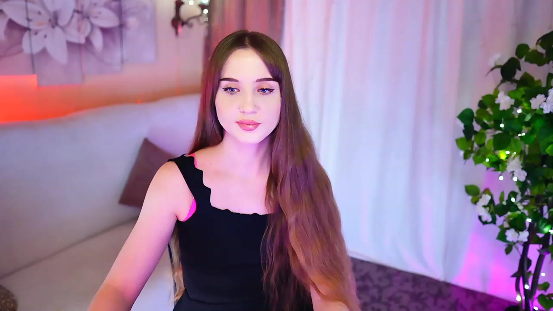 Gallery image thumbnail from Innocent_Soul's myfreecams stream on, 10/27/2023, 18:36 image 16 of 20