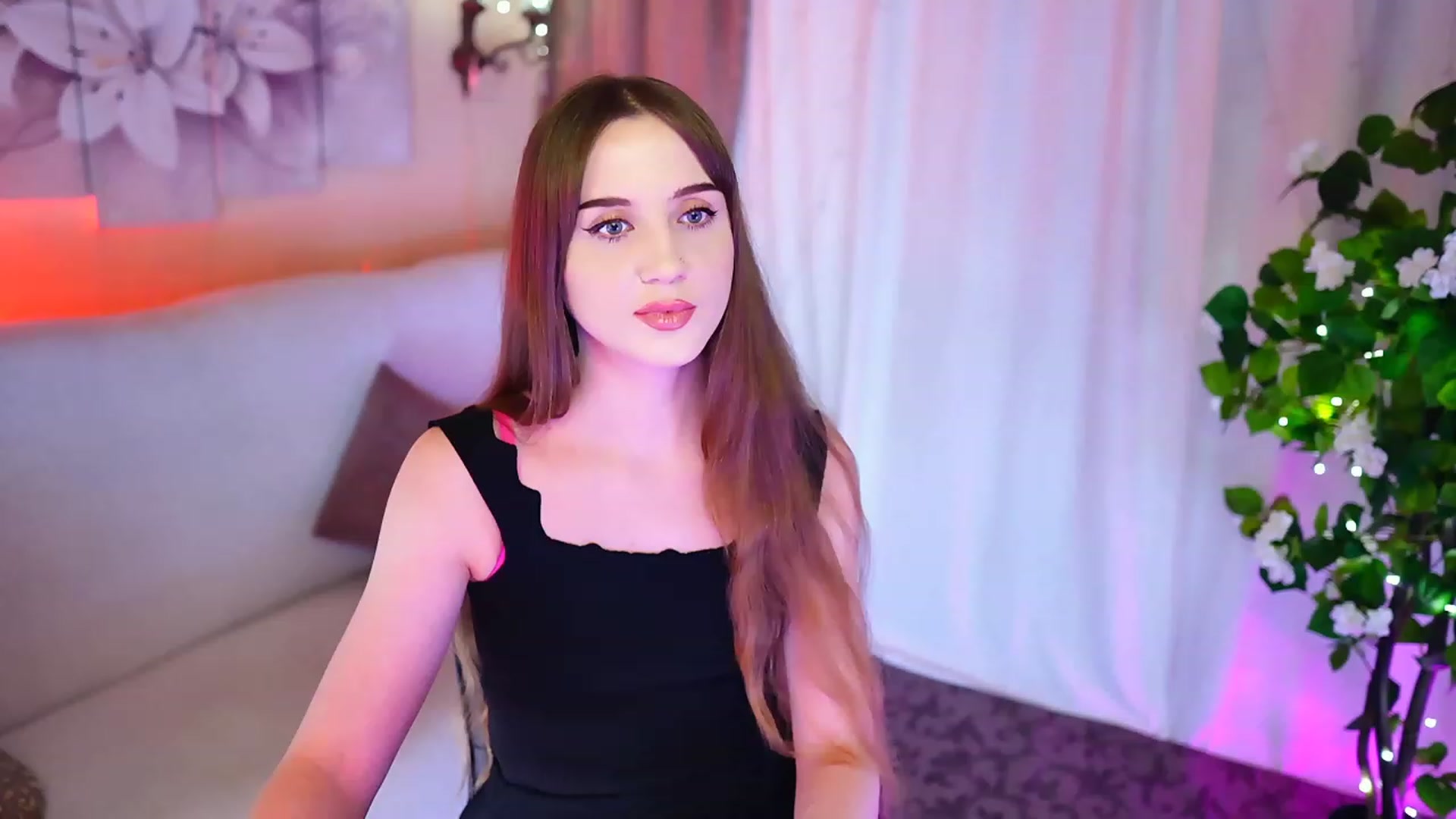 Gallery image thumbnail from Innocent_Soul's myfreecams stream on, 10/27/2023, 18:36 image 7 of 20