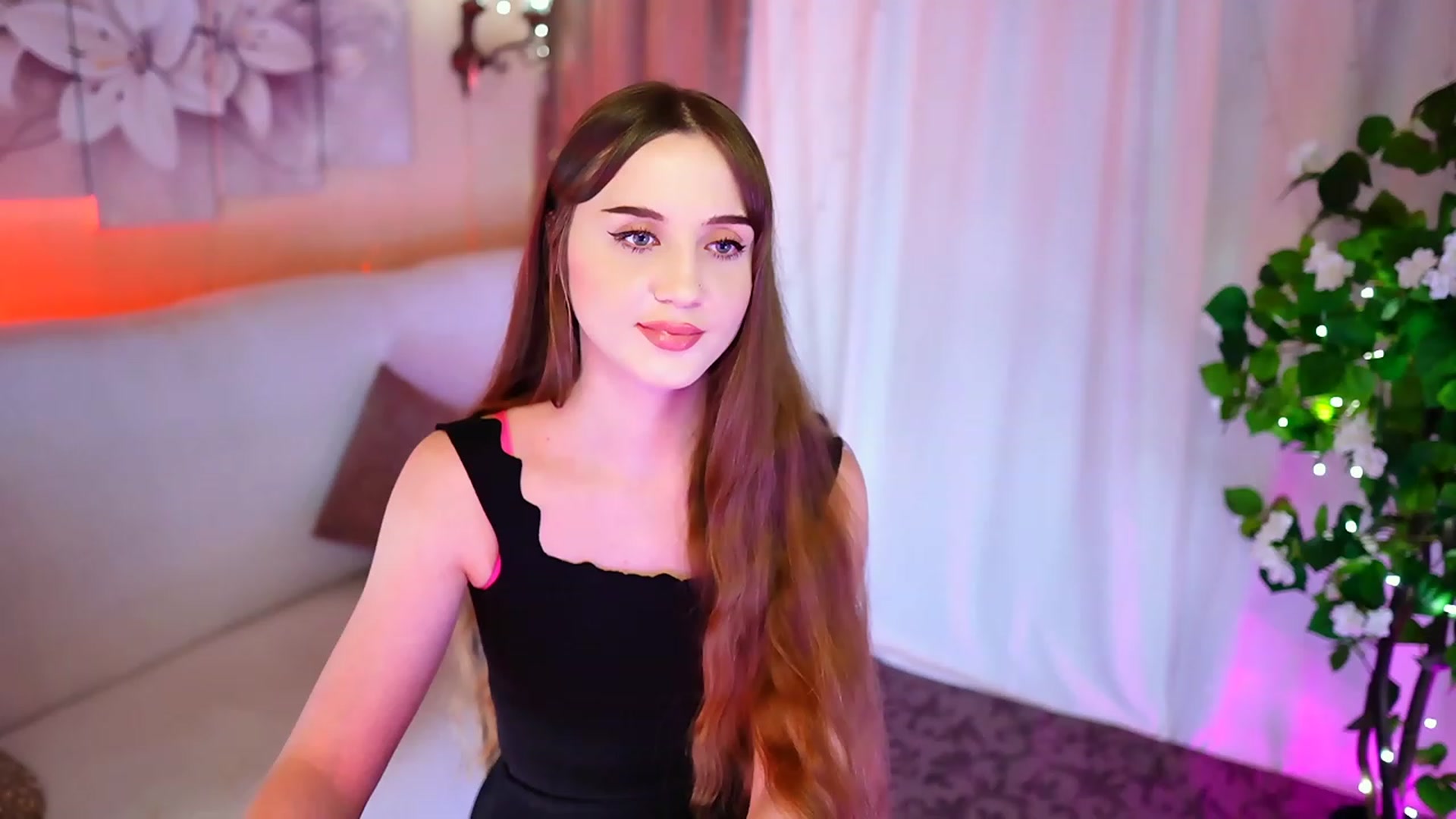 Gallery image thumbnail from Innocent_Soul's myfreecams stream on, 10/27/2023, 19:32 image 8 of 20