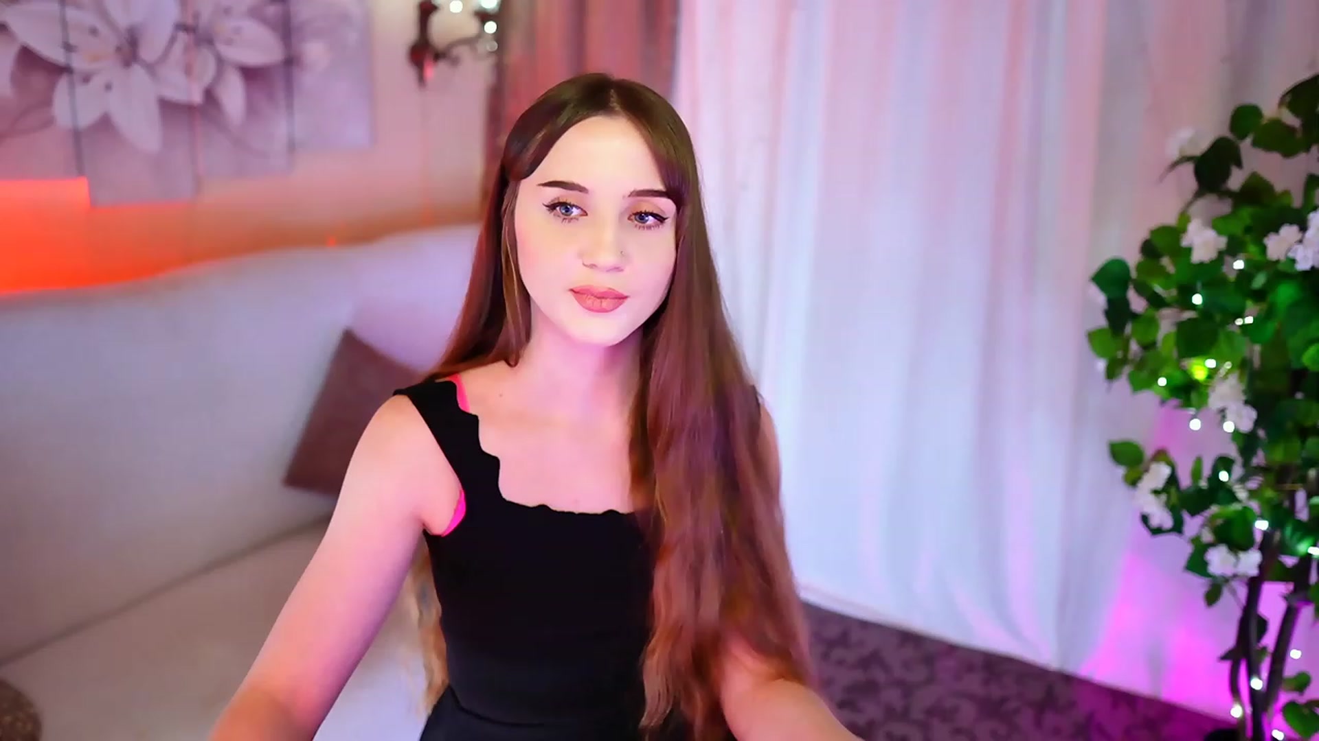 Gallery image thumbnail from Innocent_Soul's myfreecams stream on, 10/27/2023, 19:32 image 9 of 20