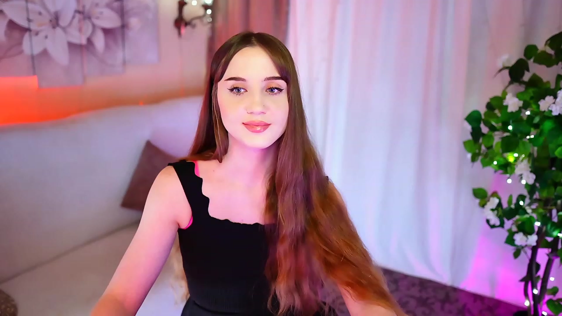Gallery image thumbnail from Innocent_Soul's myfreecams stream on, 10/27/2023, 19:32 image 15 of 20