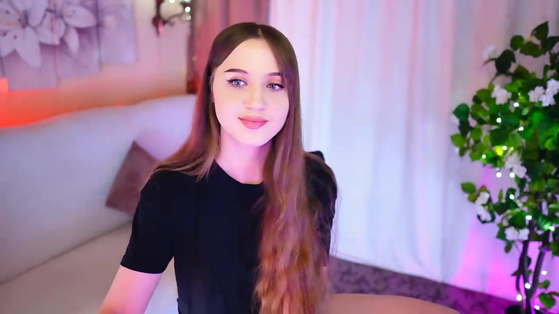Gallery image thumbnail from Innocent_Soul's myfreecams stream on, 10/29/2023, 15:22 image 18 of 20