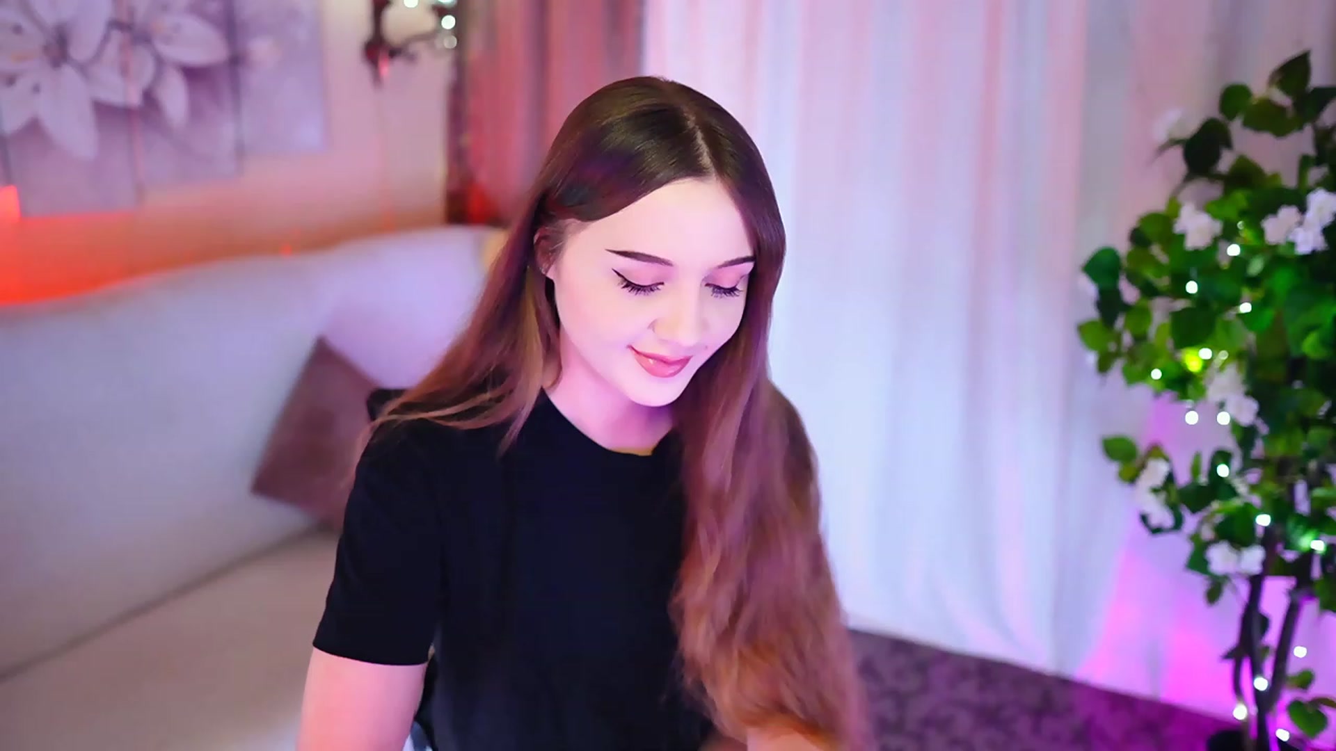 Gallery image thumbnail from Innocent_Soul's myfreecams stream on, 10/29/2023, 15:22 image 5 of 20
