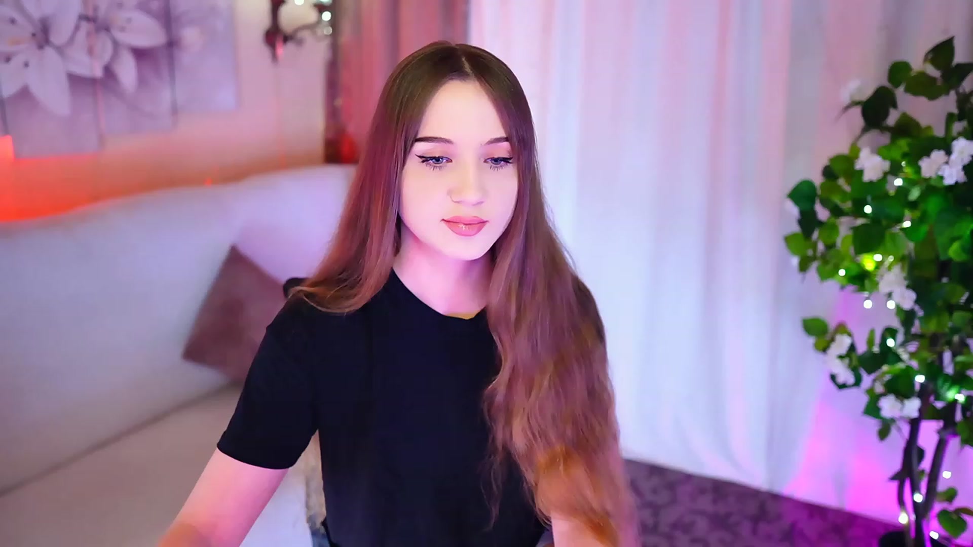 Gallery image thumbnail from Innocent_Soul's myfreecams stream on, 10/29/2023, 15:22 image 1 of 20