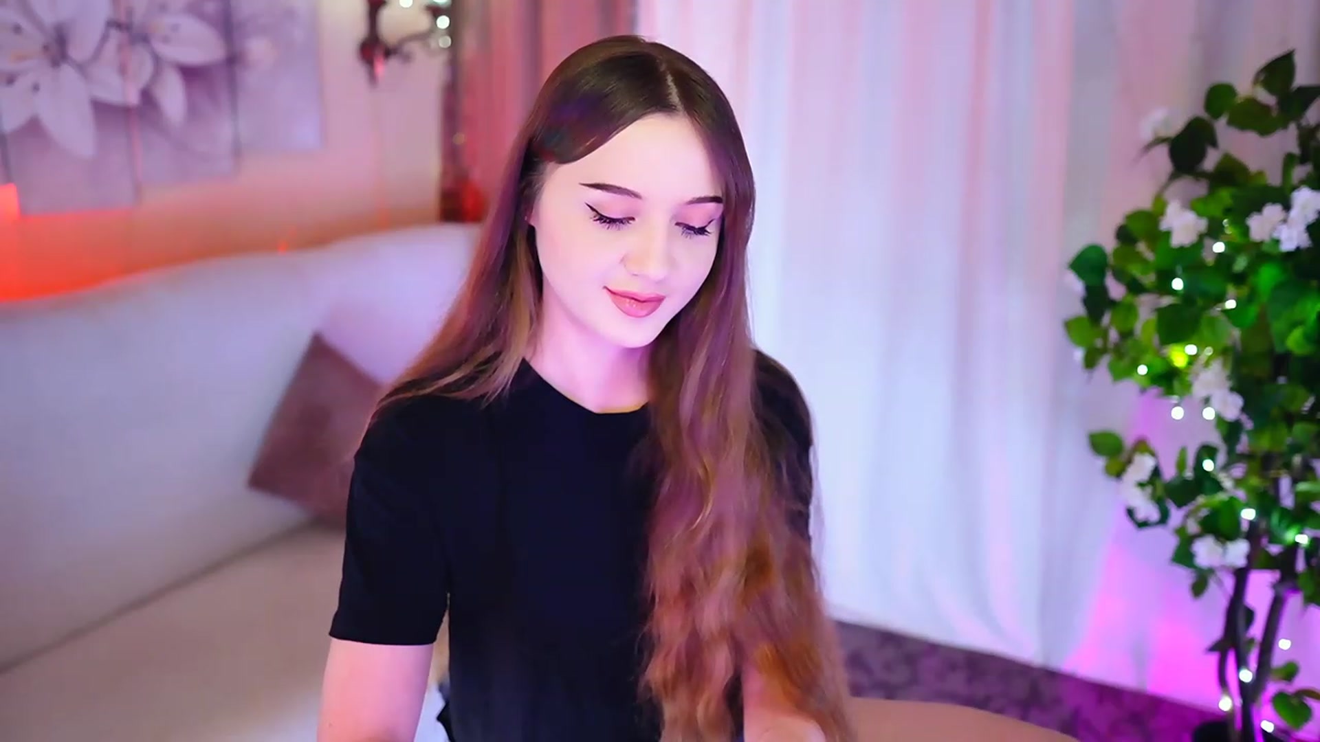 Gallery image thumbnail from Innocent_Soul's myfreecams stream on, 10/29/2023, 15:22 image 15 of 20