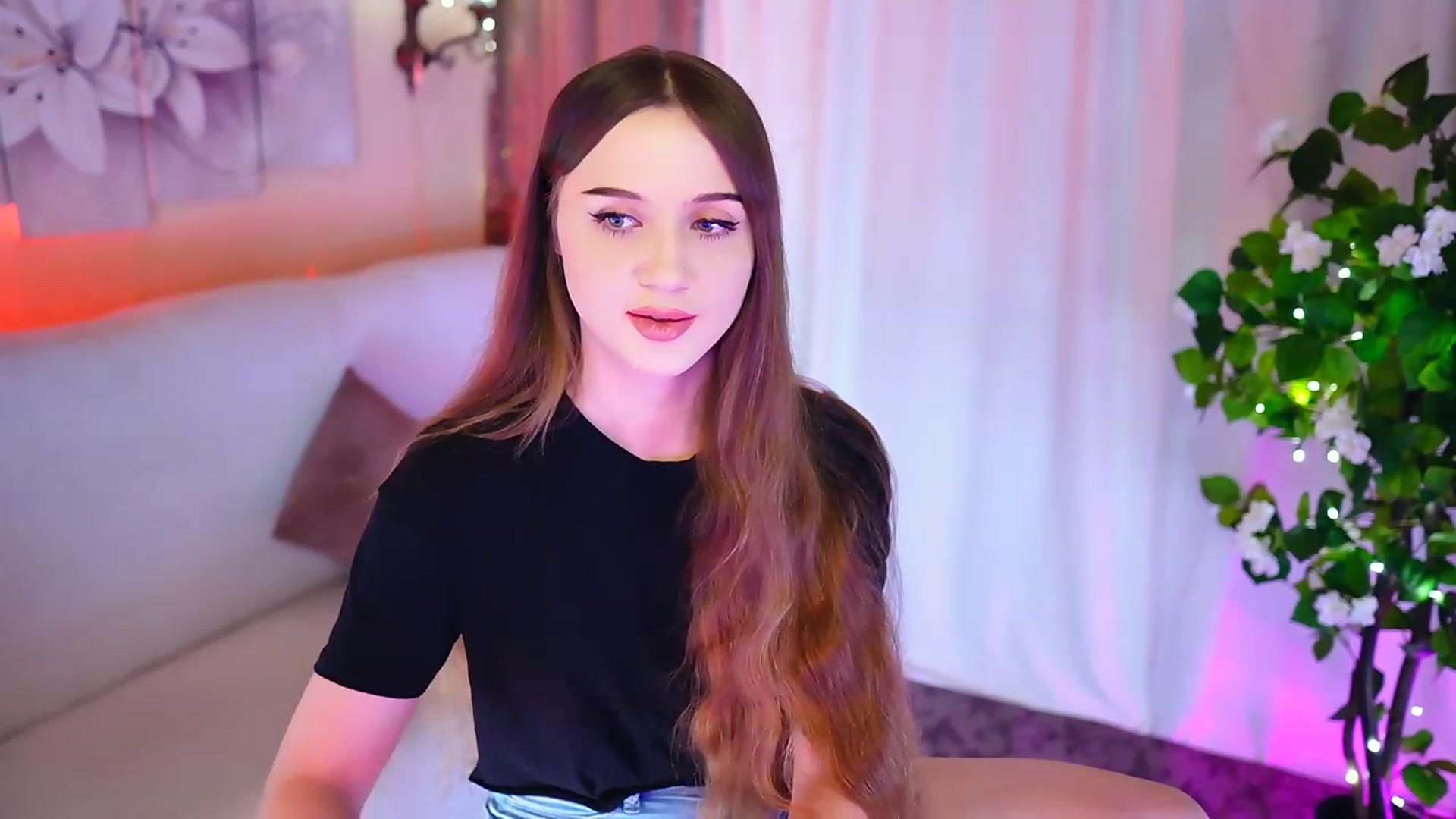 Gallery image thumbnail from Innocent_Soul's myfreecams stream on, 10/29/2023, 15:22 image 13 of 20