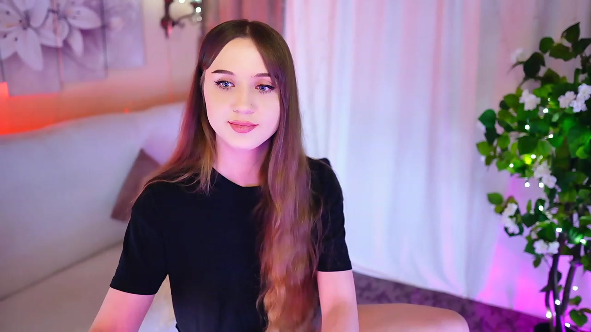 Gallery image thumbnail from Innocent_Soul's myfreecams stream on, 10/29/2023, 17:16 image 4 of 20