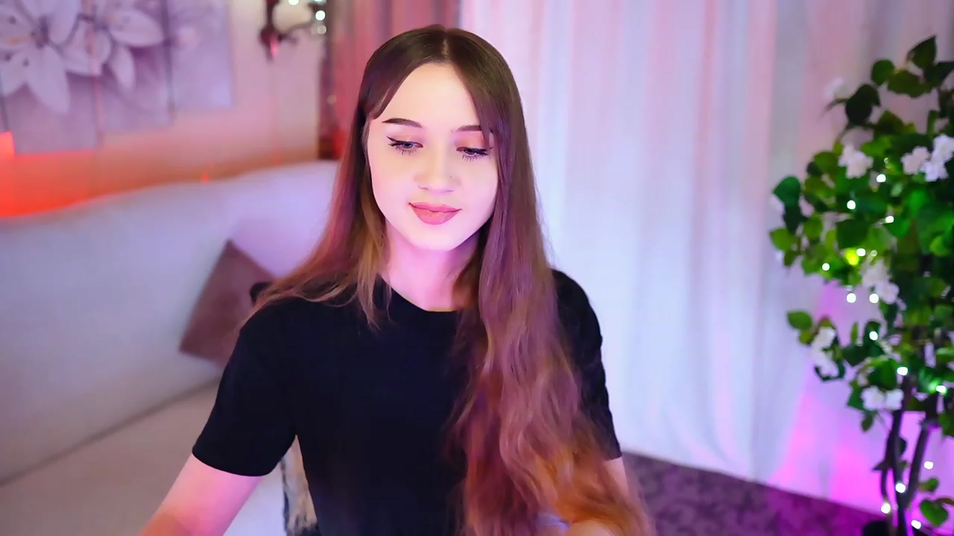 Gallery image thumbnail from Innocent_Soul's myfreecams stream on, 10/29/2023, 17:16 image 9 of 20