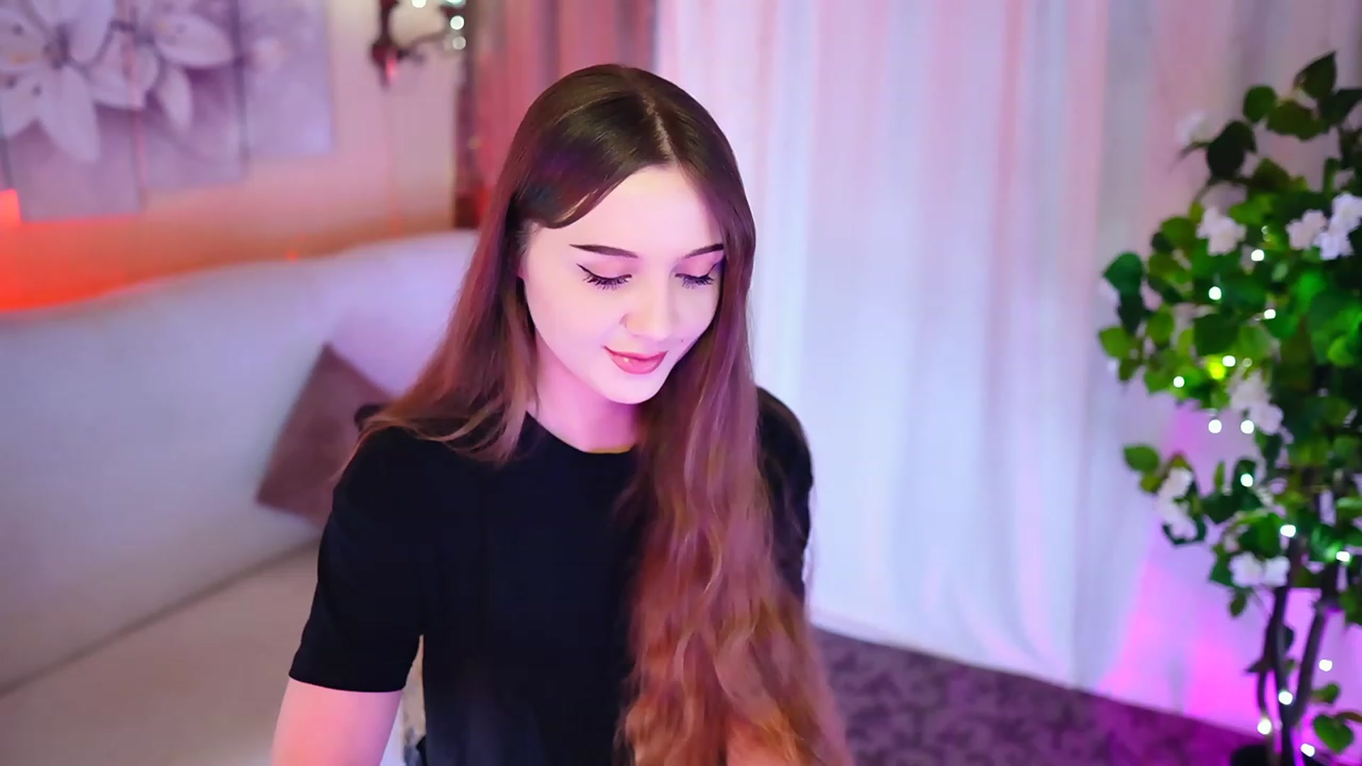 Gallery image thumbnail from Innocent_Soul's myfreecams stream on, 10/29/2023, 17:16 image 3 of 20
