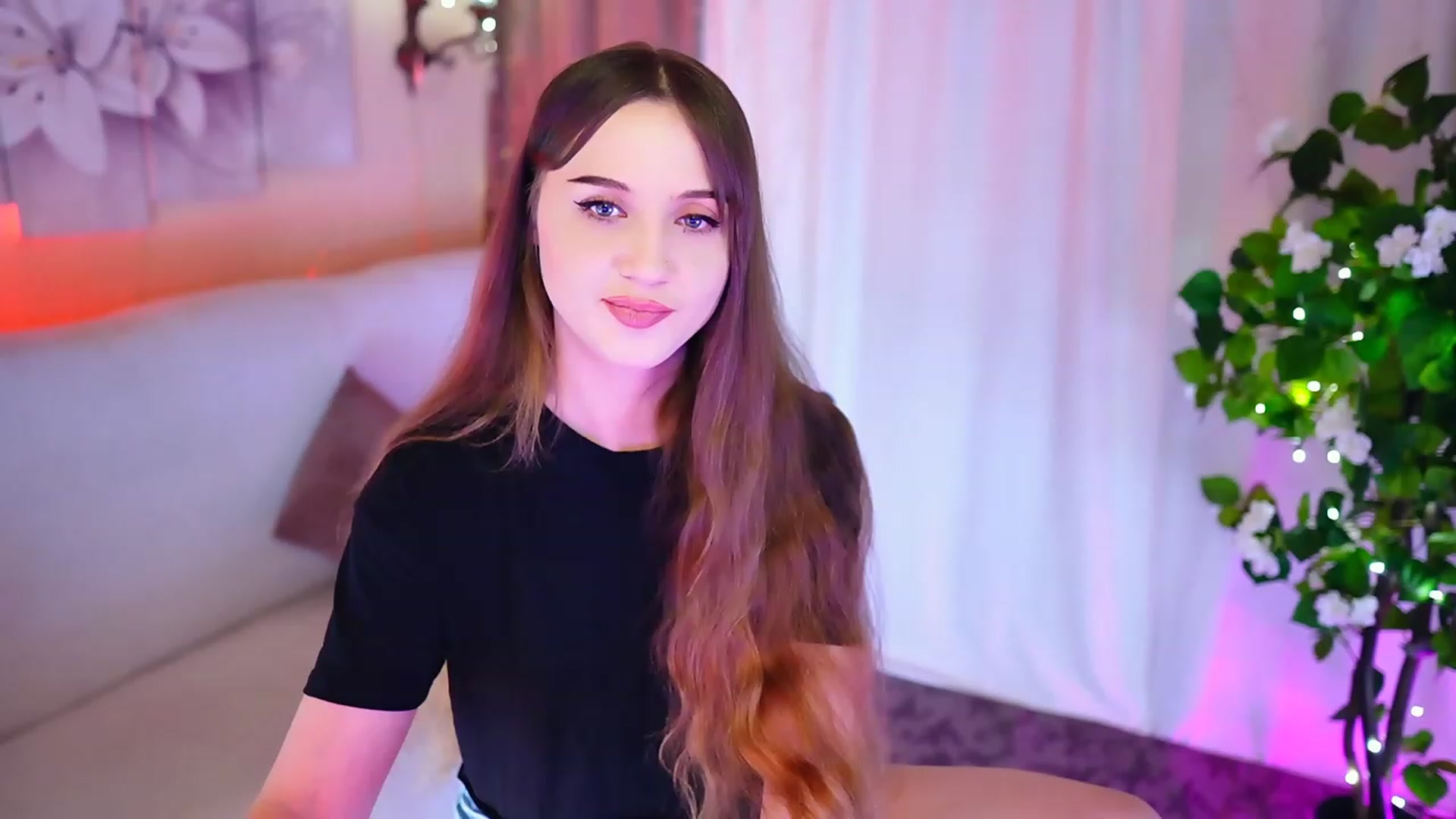 Gallery image thumbnail from Innocent_Soul's myfreecams stream on, 10/29/2023, 17:16 image 5 of 20