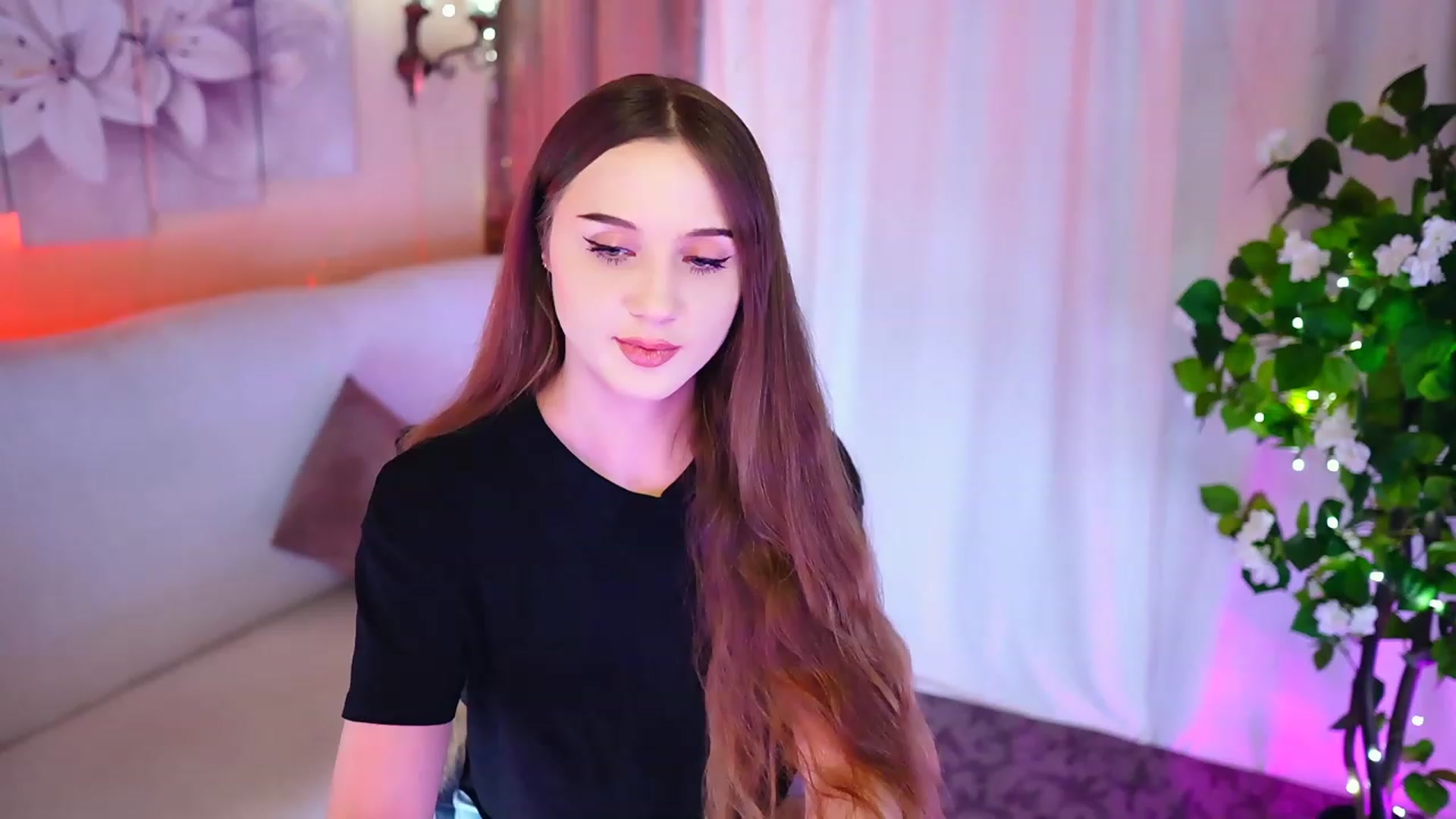 Gallery image thumbnail from Innocent_Soul's myfreecams stream on, 10/29/2023, 19:23 image 7 of 20
