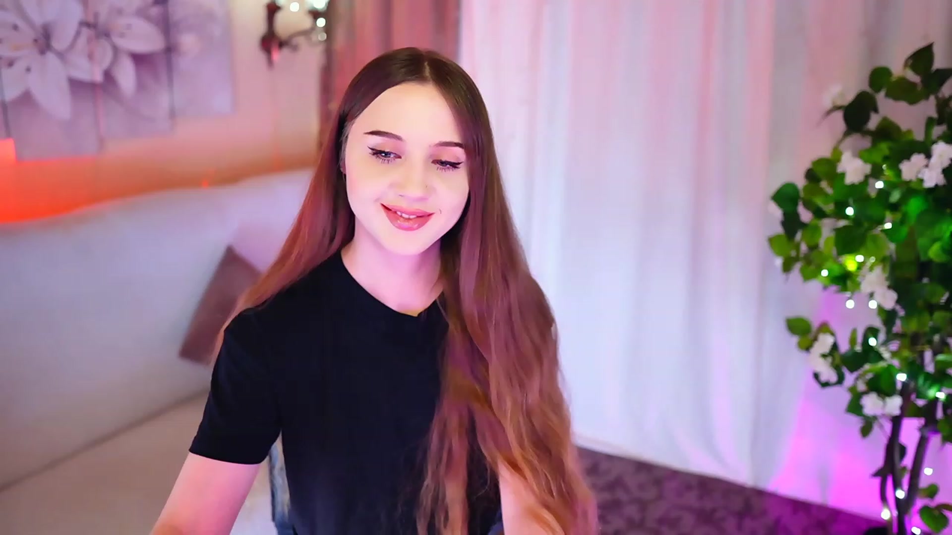 Gallery image thumbnail from Innocent_Soul's myfreecams stream on, 10/29/2023, 19:23 image 19 of 20