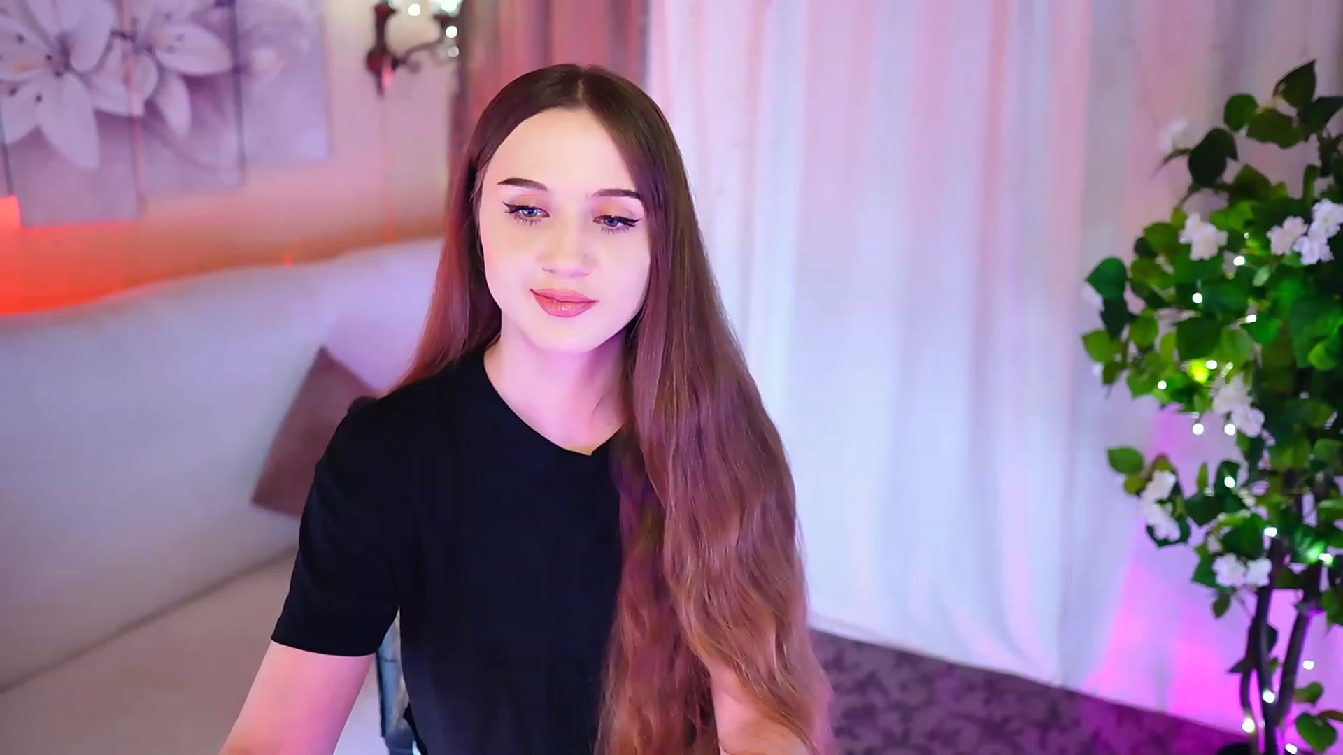 Gallery image thumbnail from Innocent_Soul's myfreecams stream on, 10/29/2023, 19:23 image 15 of 20