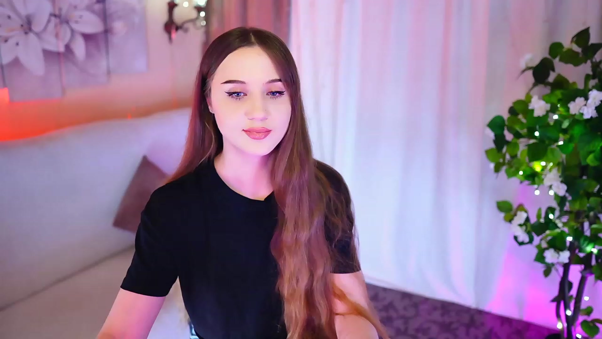 Gallery image thumbnail from Innocent_Soul's myfreecams stream on, 10/29/2023, 19:23 image 3 of 20