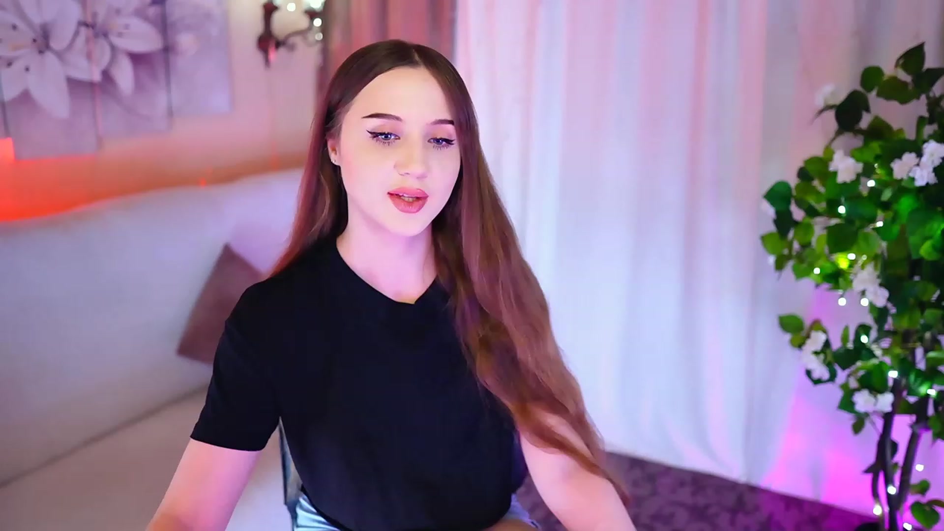 Gallery image thumbnail from Innocent_Soul's myfreecams stream on, 10/29/2023, 19:23 image 1 of 20