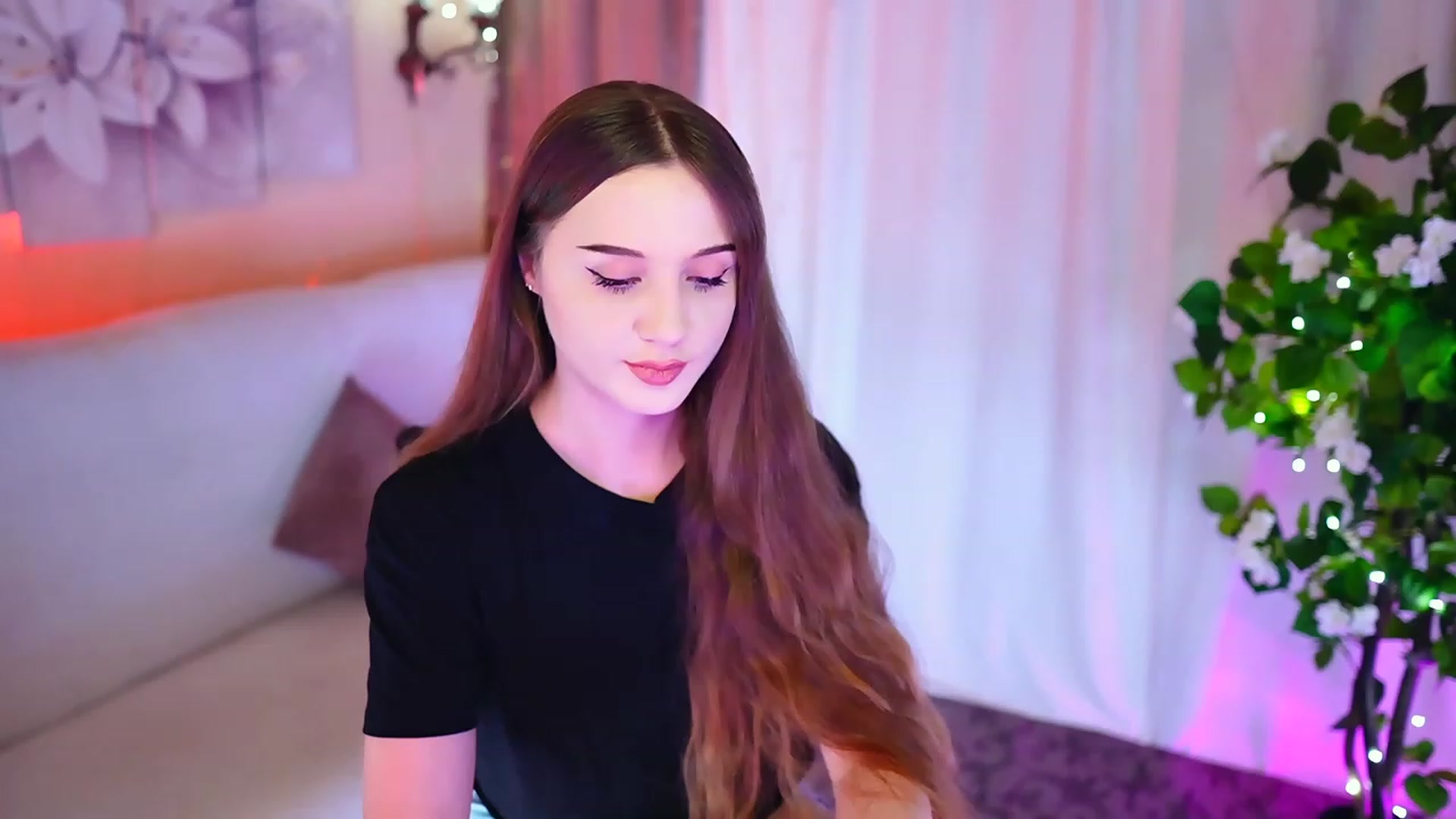 Gallery image thumbnail from Innocent_Soul's myfreecams stream on, 10/29/2023, 19:23 image 8 of 20