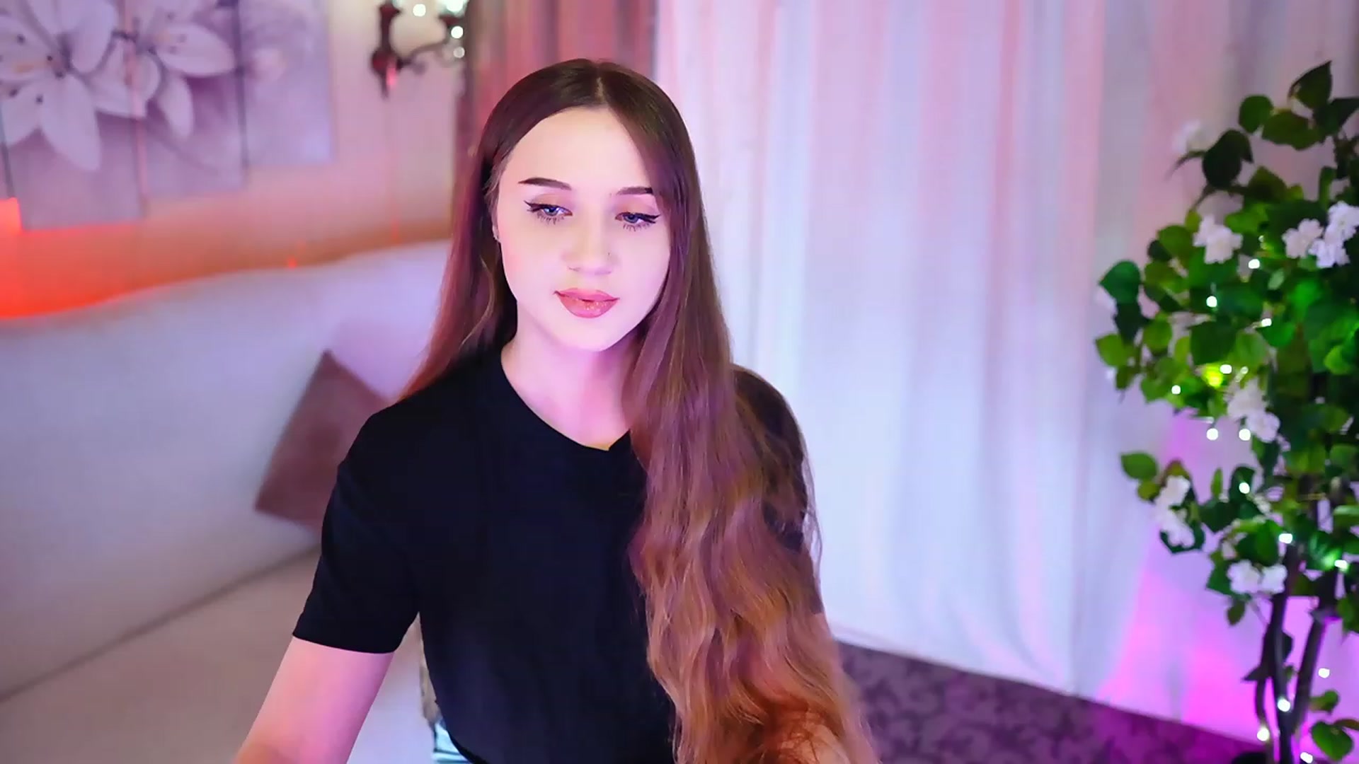 Gallery image thumbnail from Innocent_Soul's myfreecams stream on, 10/29/2023, 19:23 image 2 of 20