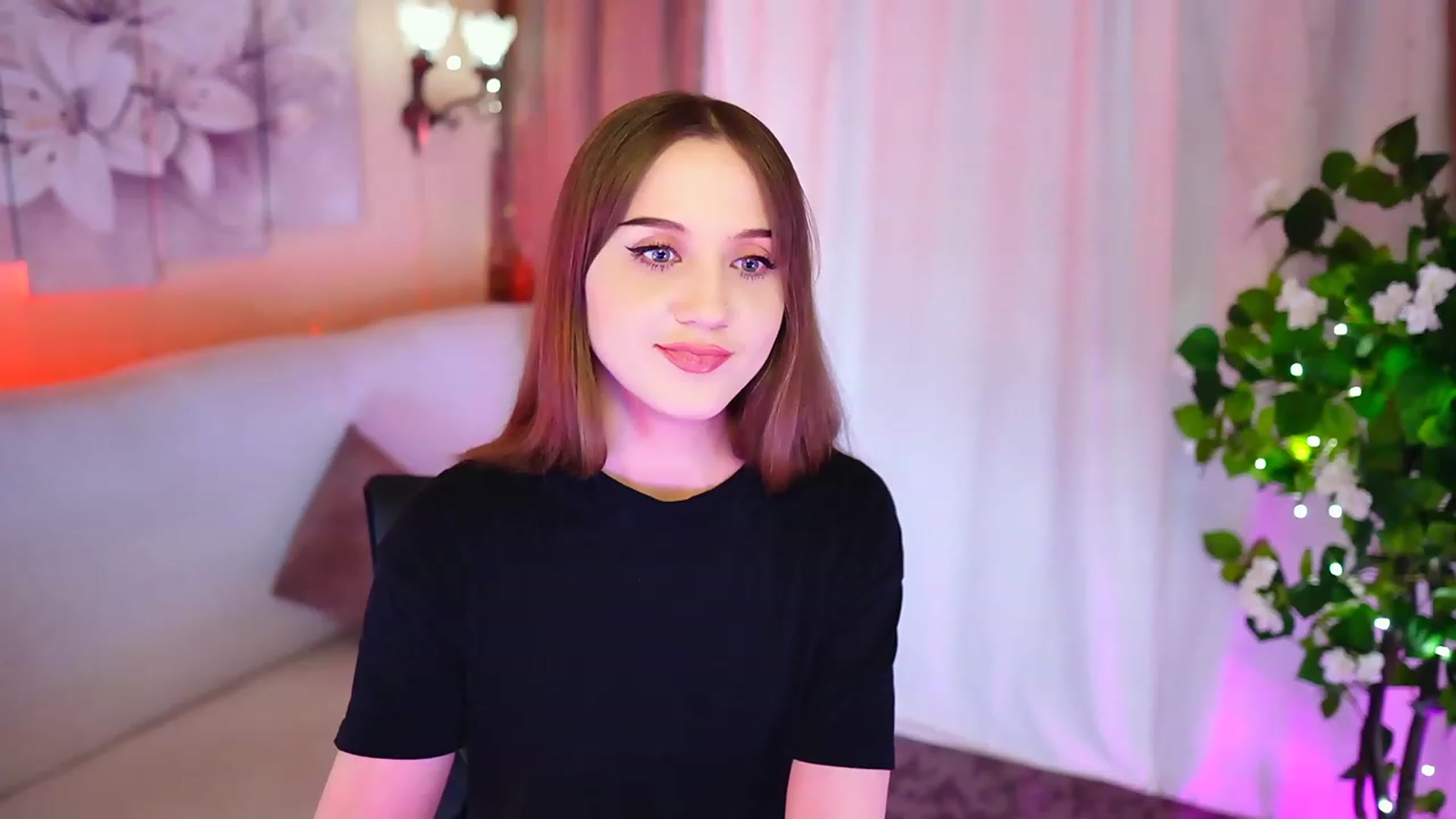 Gallery image thumbnail from Innocent_Soul's myfreecams stream on, 10/29/2023, 20:06 image 14 of 20