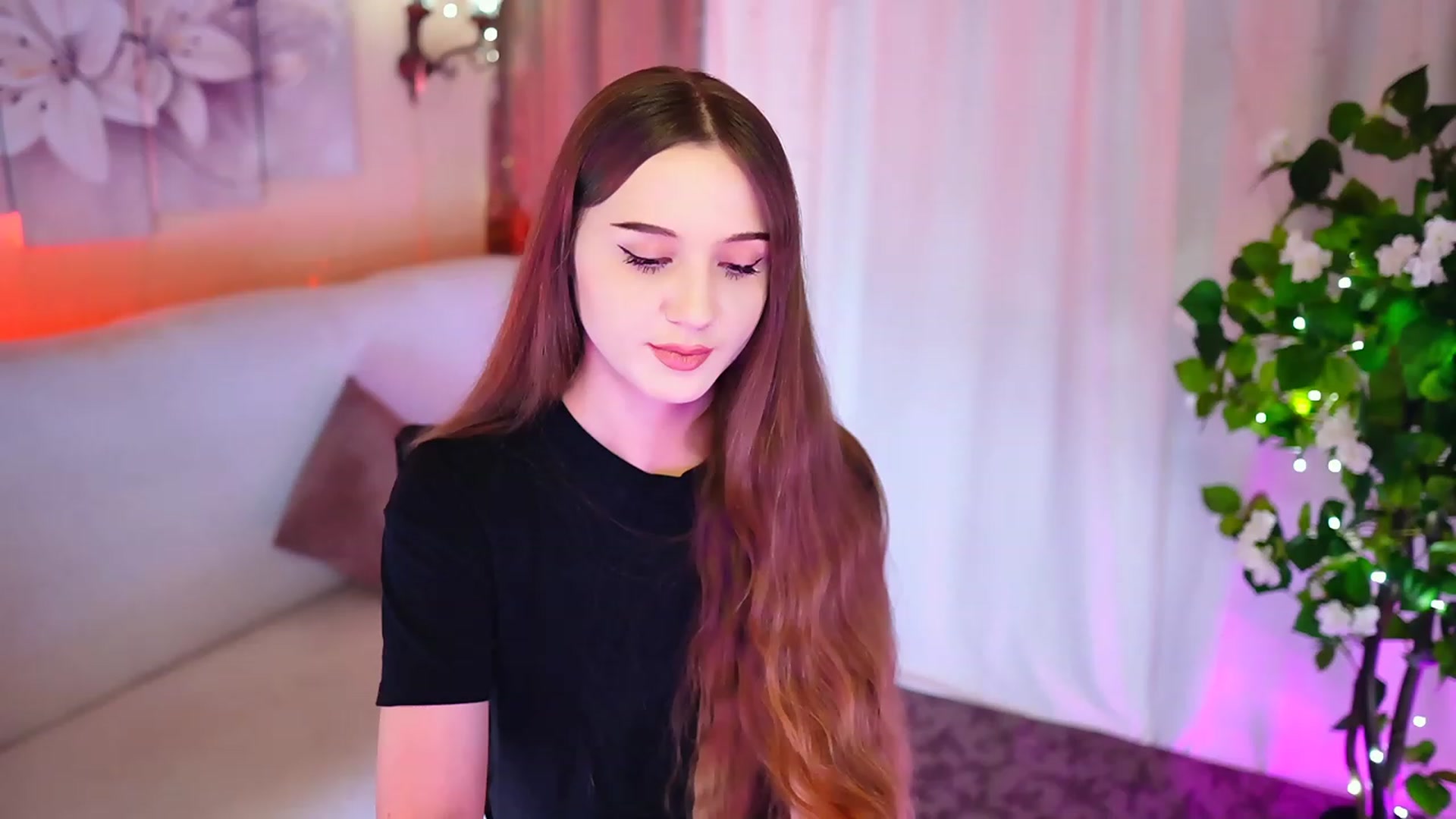 Gallery image thumbnail from Innocent_Soul's myfreecams stream on, 10/29/2023, 20:06 image 10 of 20
