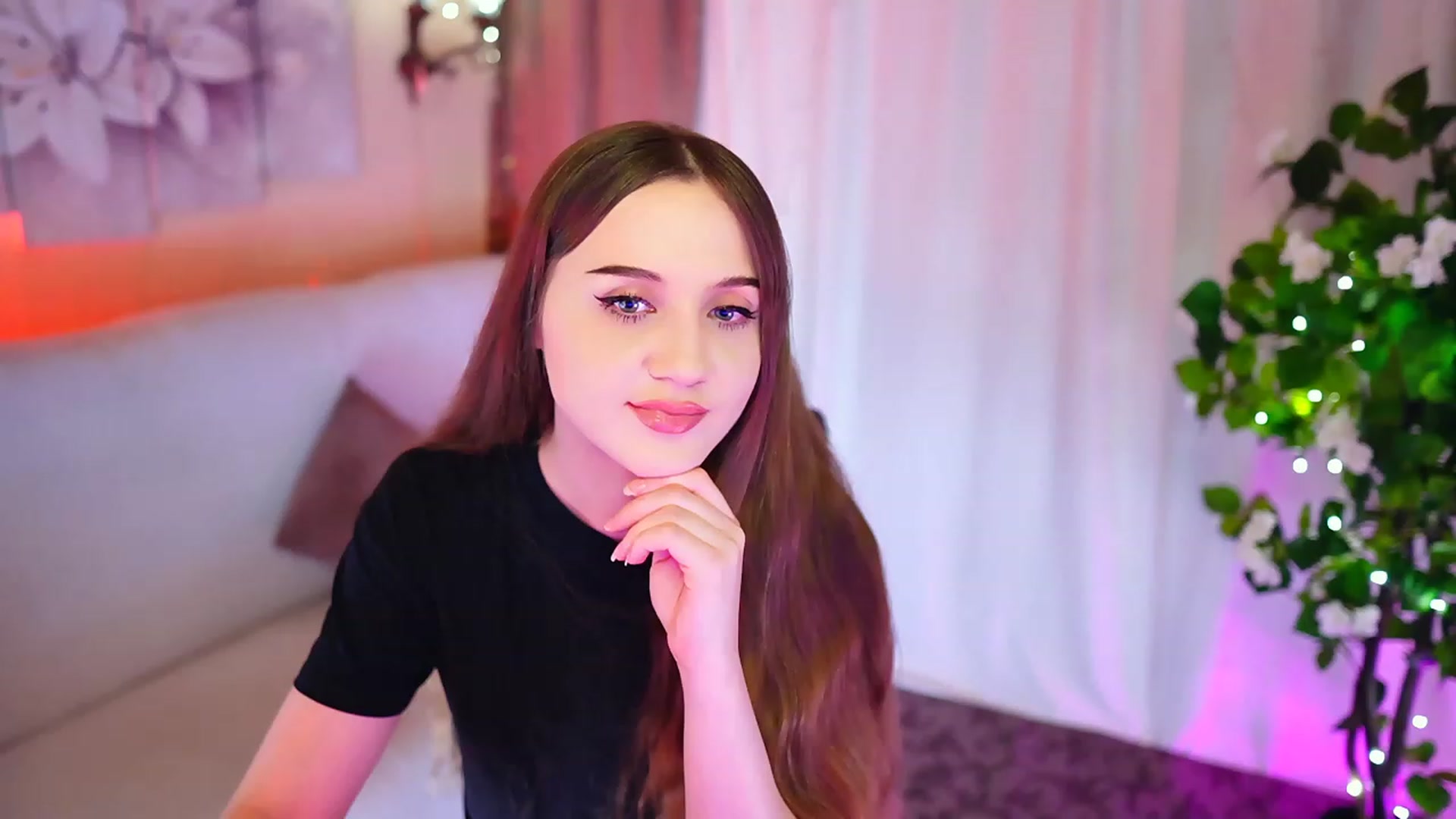 Gallery image thumbnail from Innocent_Soul's myfreecams stream on, 10/29/2023, 20:06 image 7 of 20