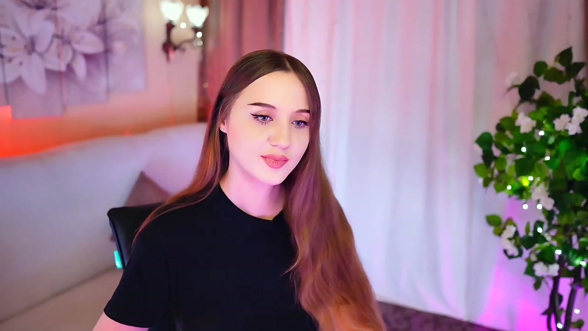 Gallery image thumbnail from Innocent_Soul's myfreecams stream on, 10/29/2023, 20:06 image 17 of 20