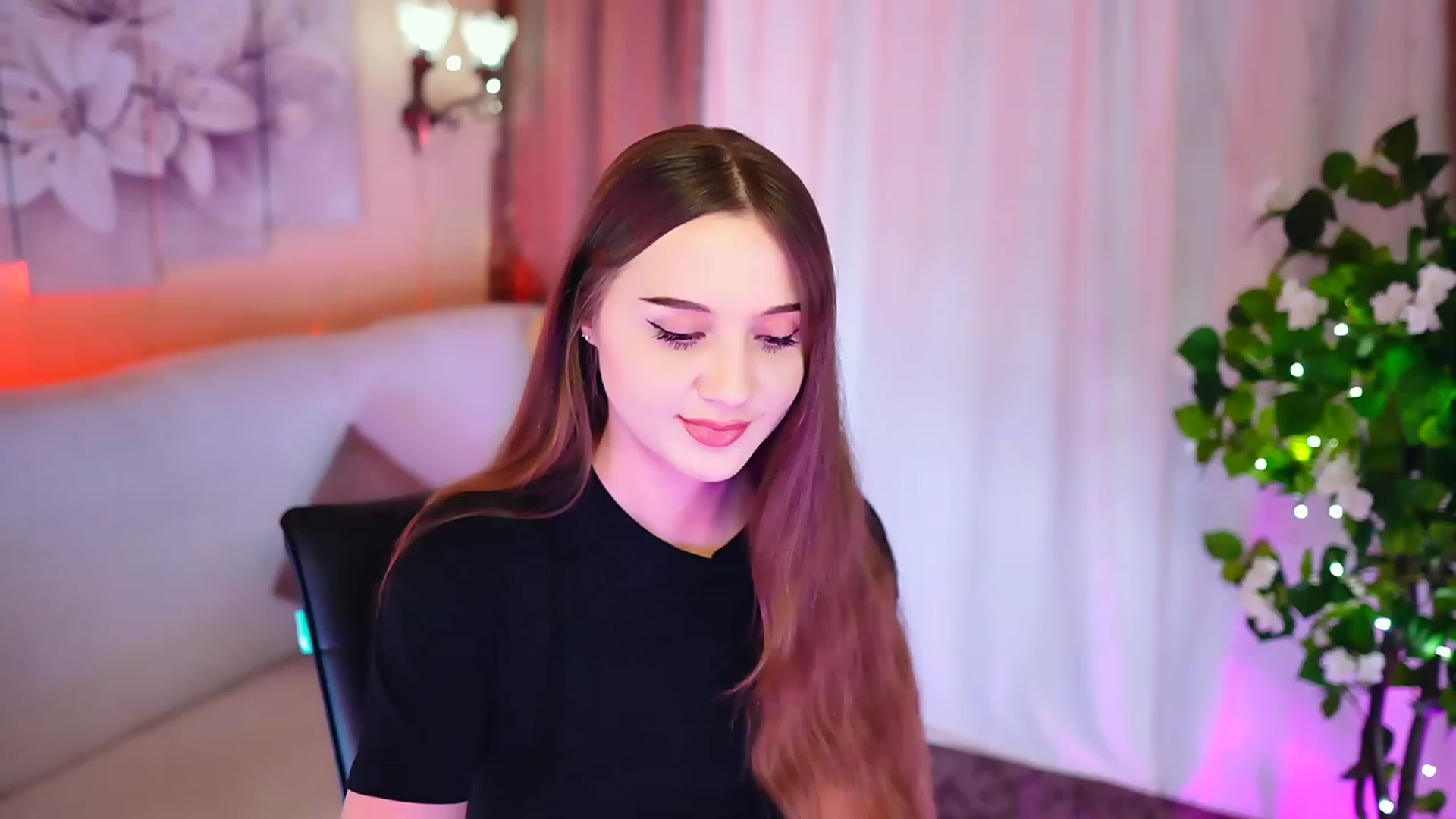Gallery image thumbnail from Innocent_Soul's myfreecams stream on, 10/29/2023, 20:06 image 19 of 20