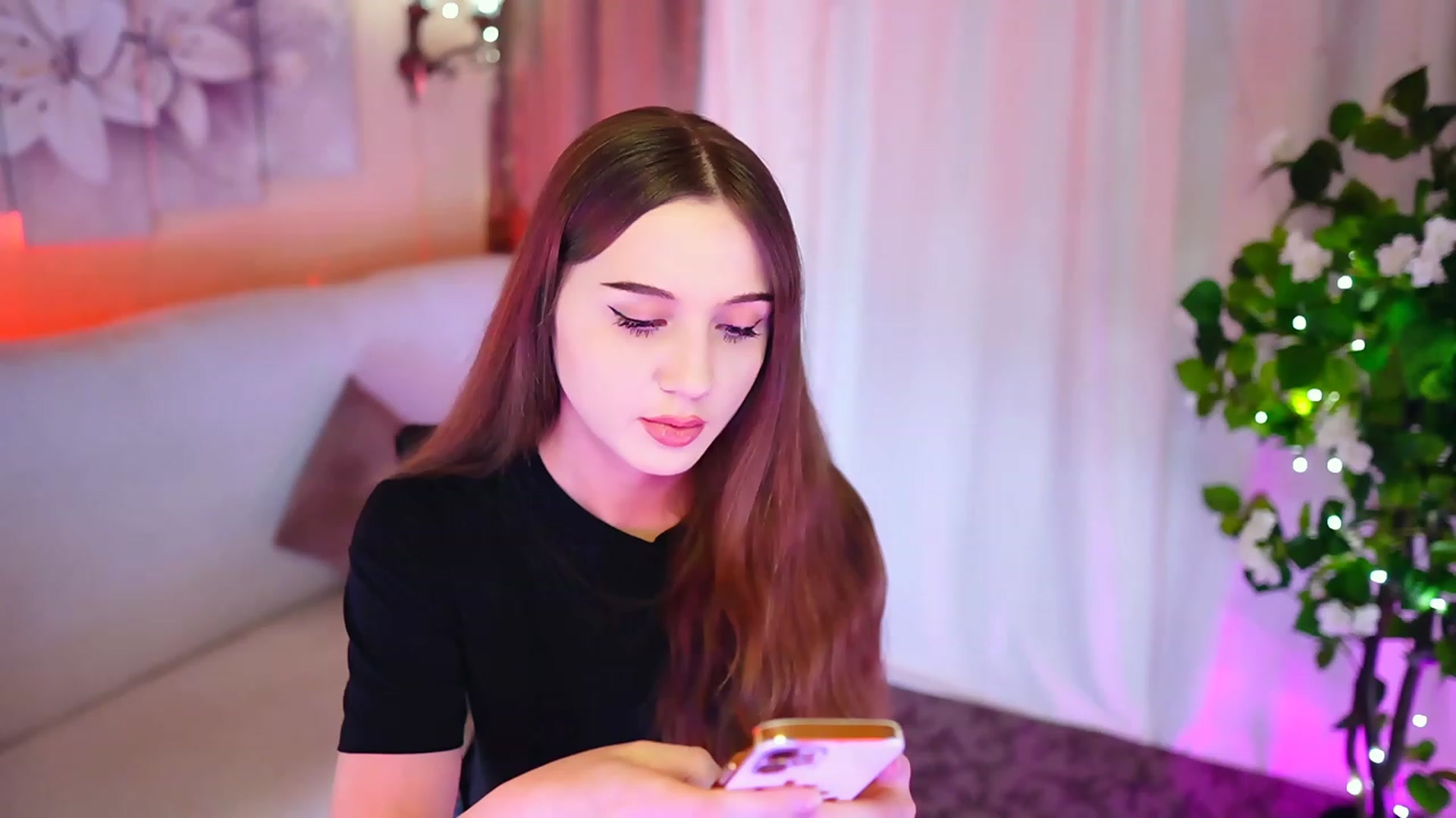 Gallery image thumbnail from Innocent_Soul's myfreecams stream on, 10/29/2023, 20:06 image 9 of 20