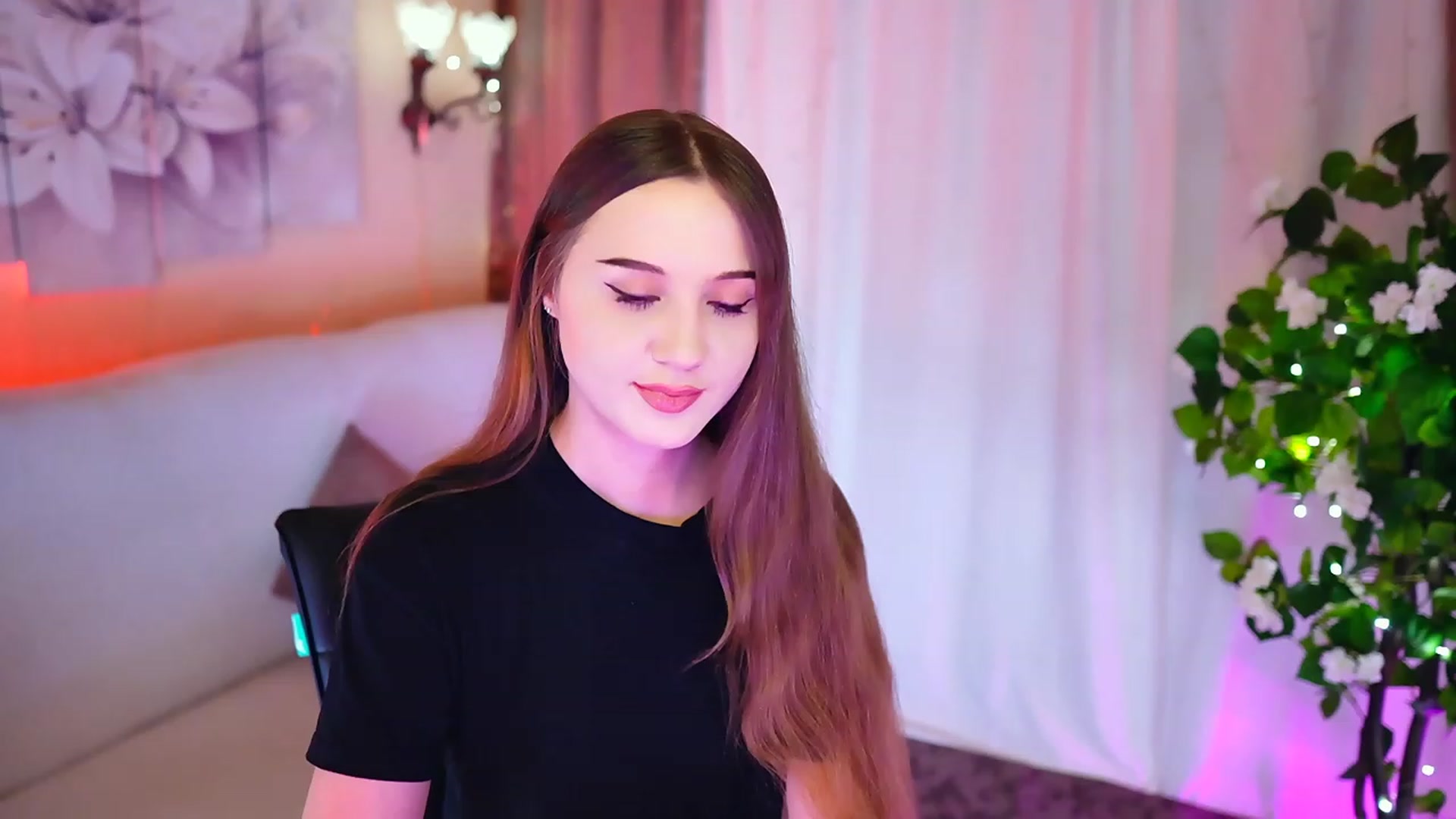 Gallery image thumbnail from Innocent_Soul's myfreecams stream on, 10/29/2023, 20:06 image 16 of 20