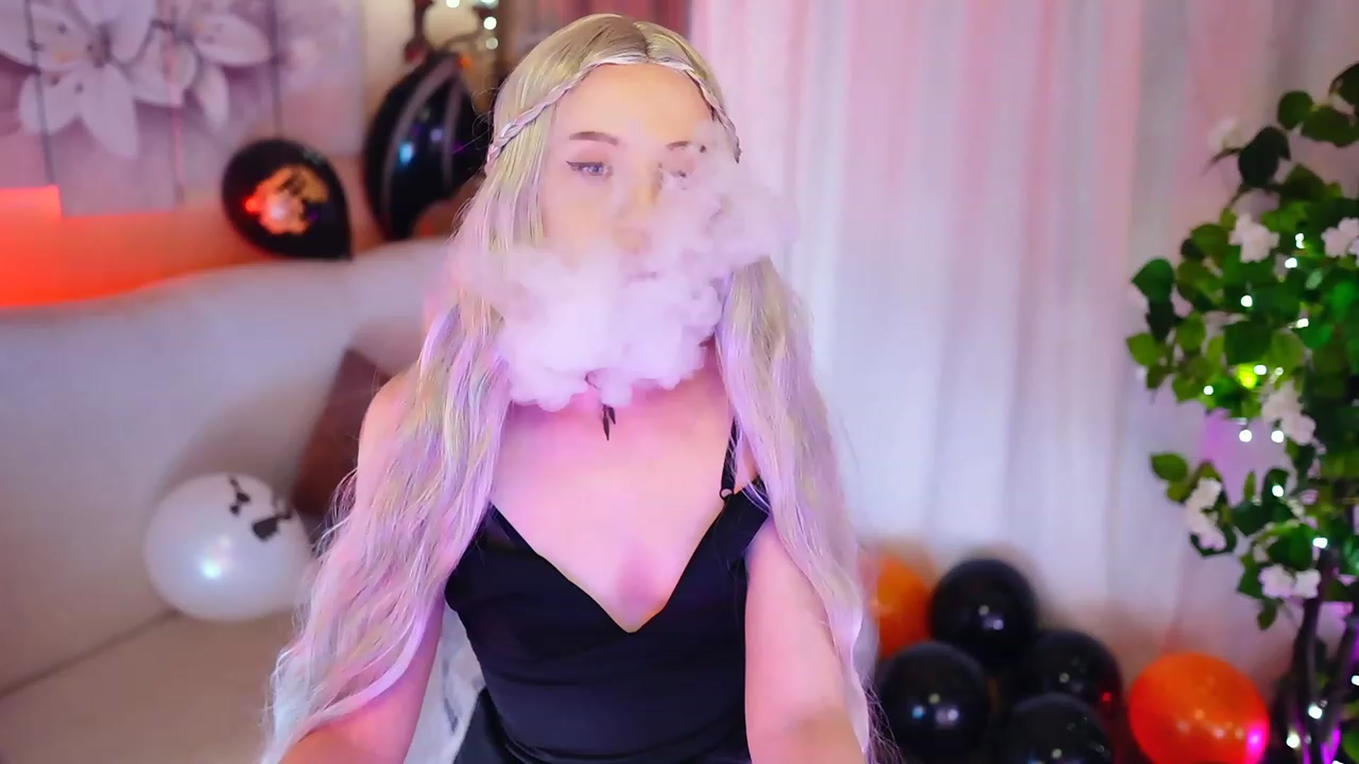 Gallery image thumbnail from Innocent_Soul's myfreecams stream on, 10/31/2023, 18:19 image 16 of 20