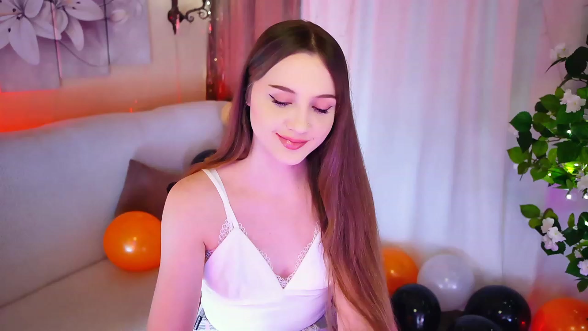 Gallery image thumbnail from Innocent_Soul's myfreecams stream on, 11/01/2023, 16:19 image 5 of 20