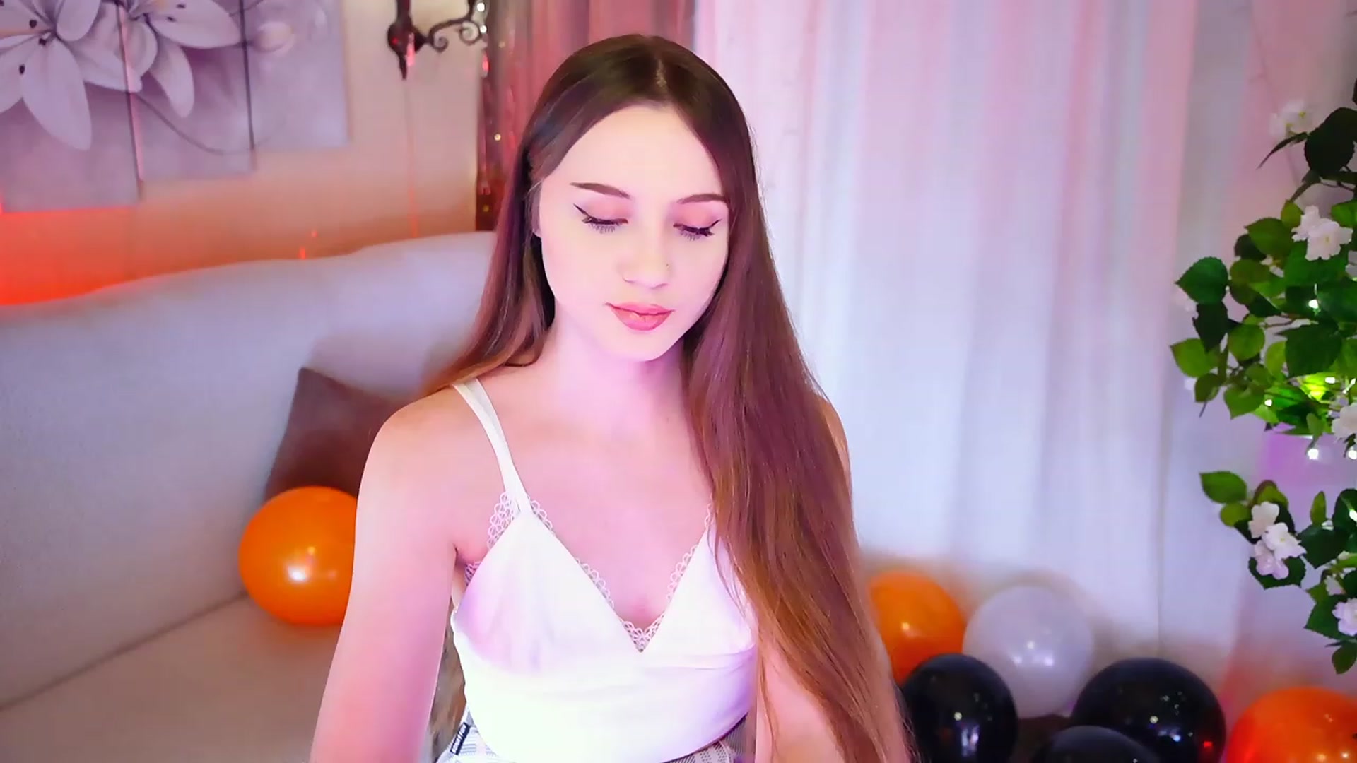 Gallery image thumbnail from Innocent_Soul's myfreecams stream on, 11/01/2023, 16:19 image 4 of 20