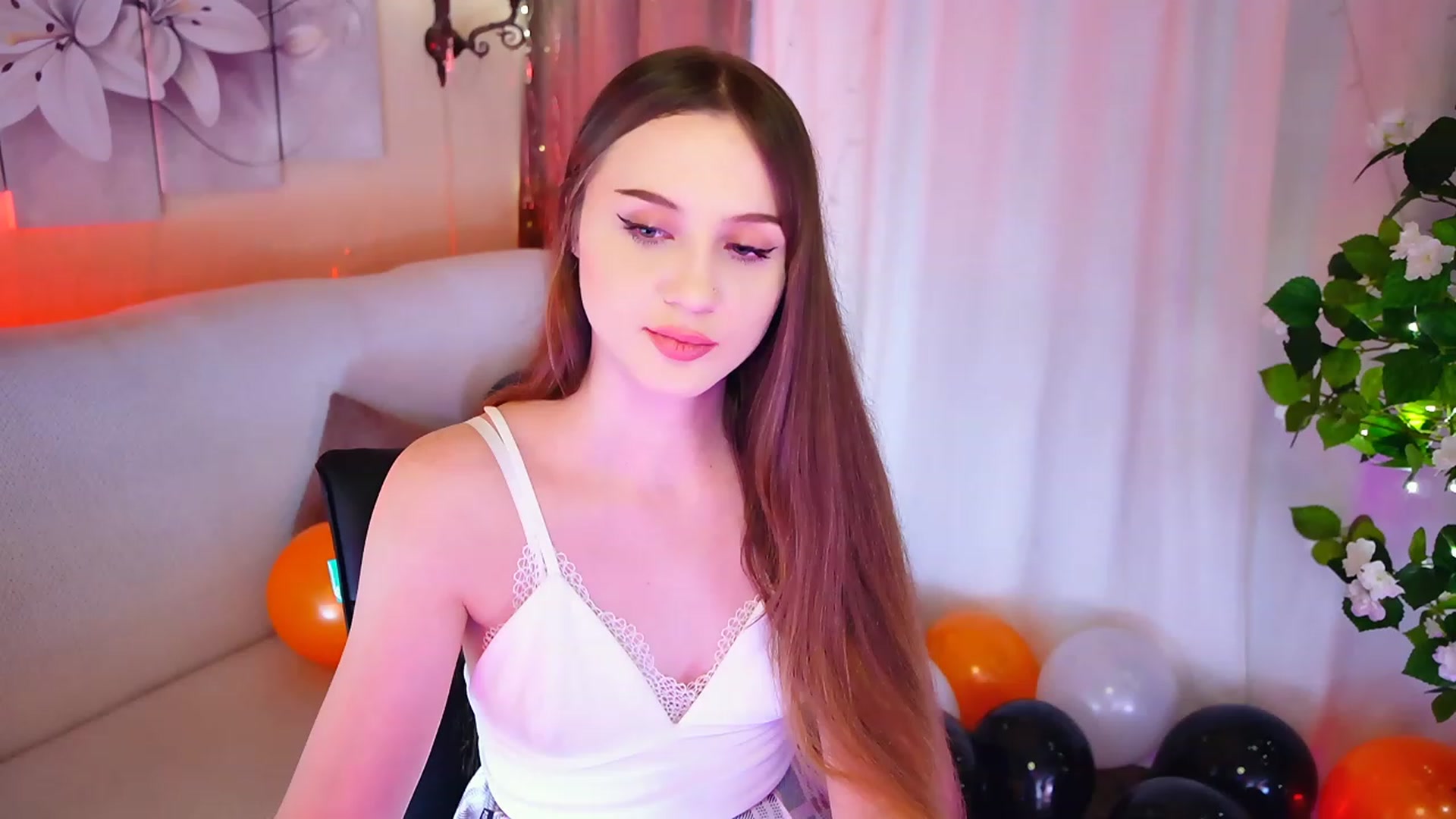 Gallery image thumbnail from Innocent_Soul's myfreecams stream on, 11/01/2023, 18:02 image 5 of 20