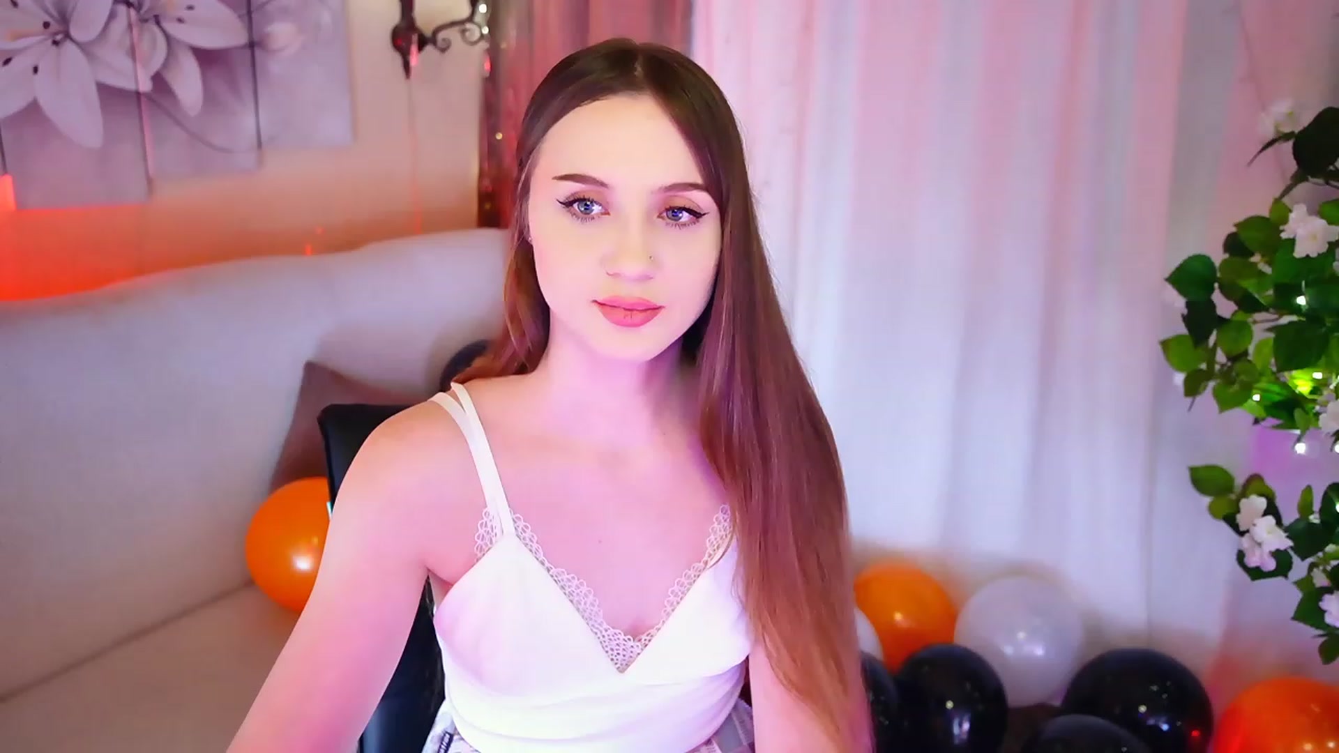 Gallery image thumbnail from Innocent_Soul's myfreecams stream on, 11/01/2023, 18:02 image 2 of 20