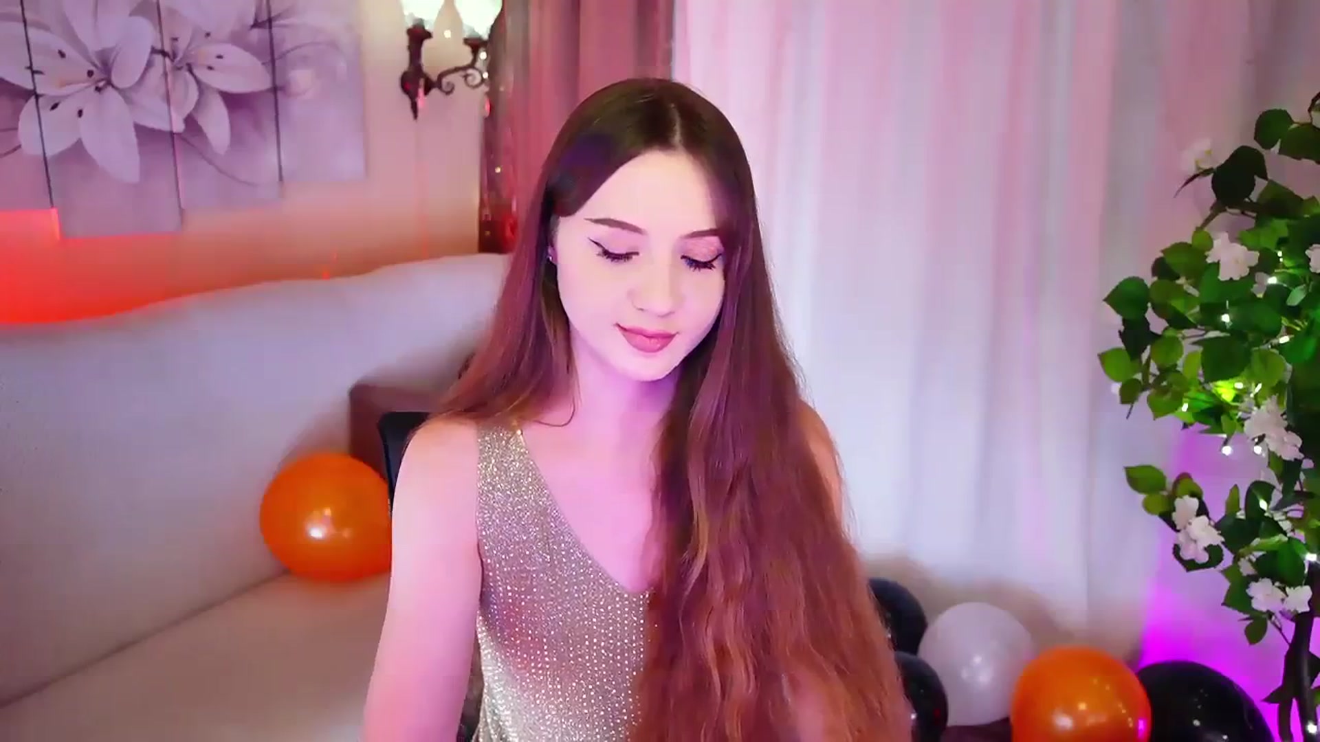 Gallery image thumbnail from Innocent_Soul's myfreecams stream on, 11/05/2023, 16:17 image 8 of 20