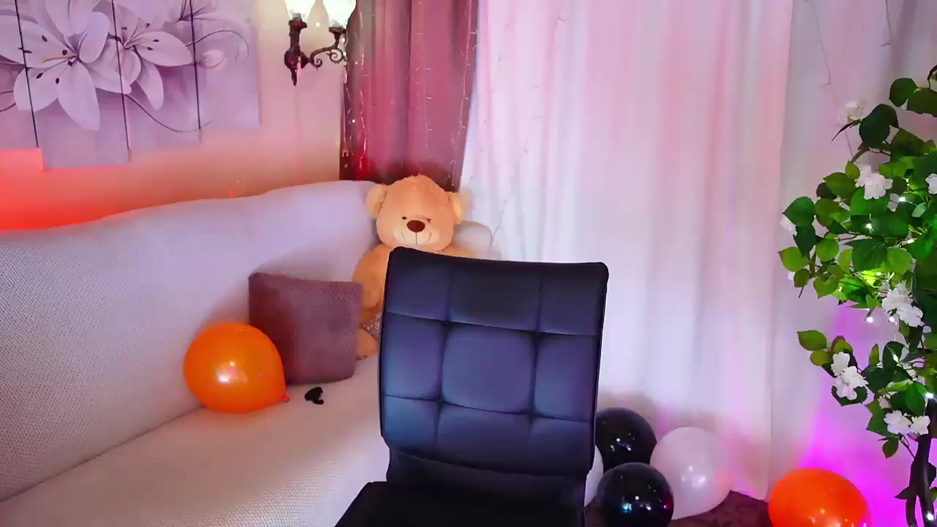 Gallery image thumbnail from Innocent_Soul's myfreecams stream on, 11/05/2023, 17:34 image 7 of 20