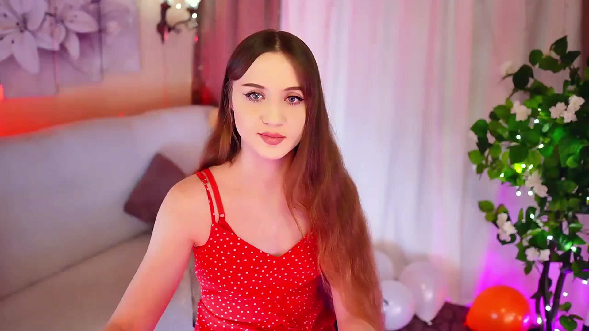 Gallery image thumbnail from Innocent_Soul's myfreecams stream on, 11/06/2023, 14:45 image 3 of 20