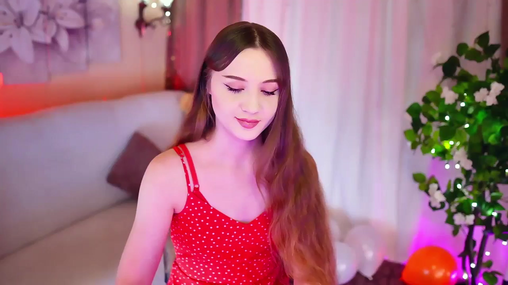 Gallery image thumbnail from Innocent_Soul's myfreecams stream on, 11/06/2023, 14:45 image 11 of 20