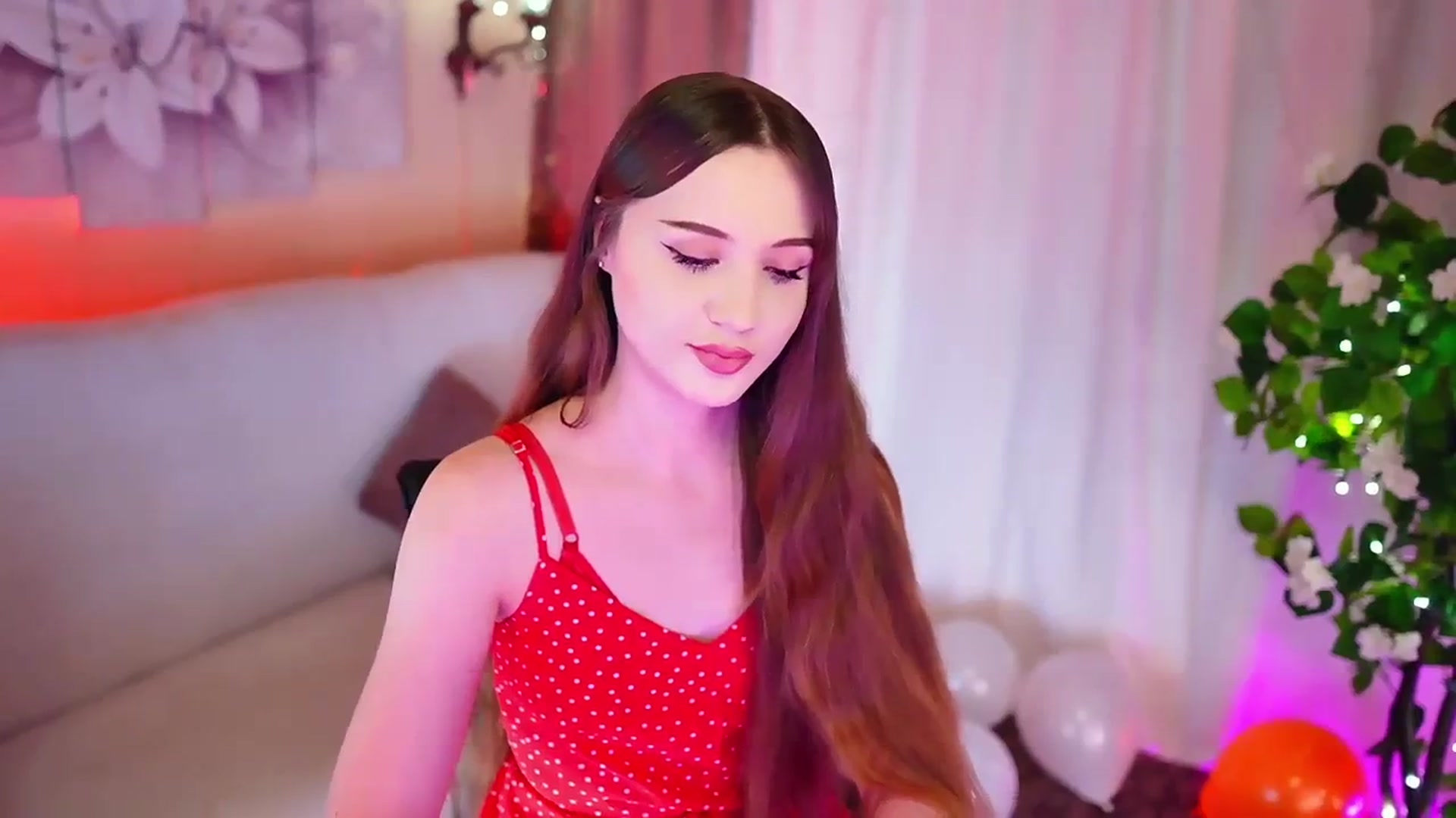 Gallery image thumbnail from Innocent_Soul's myfreecams stream on, 11/06/2023, 19:07 image 4 of 20