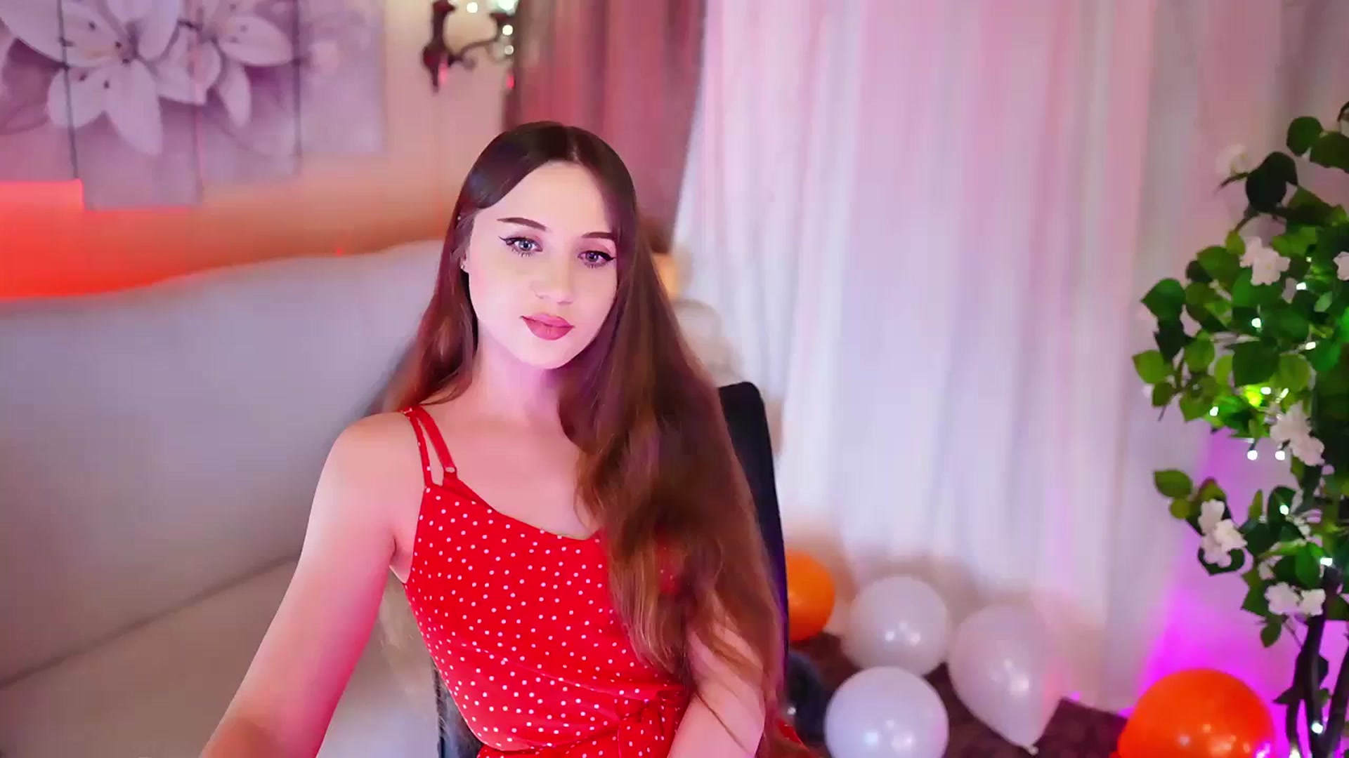 Gallery image thumbnail from Innocent_Soul's myfreecams stream on, 11/06/2023, 19:07 image 15 of 20