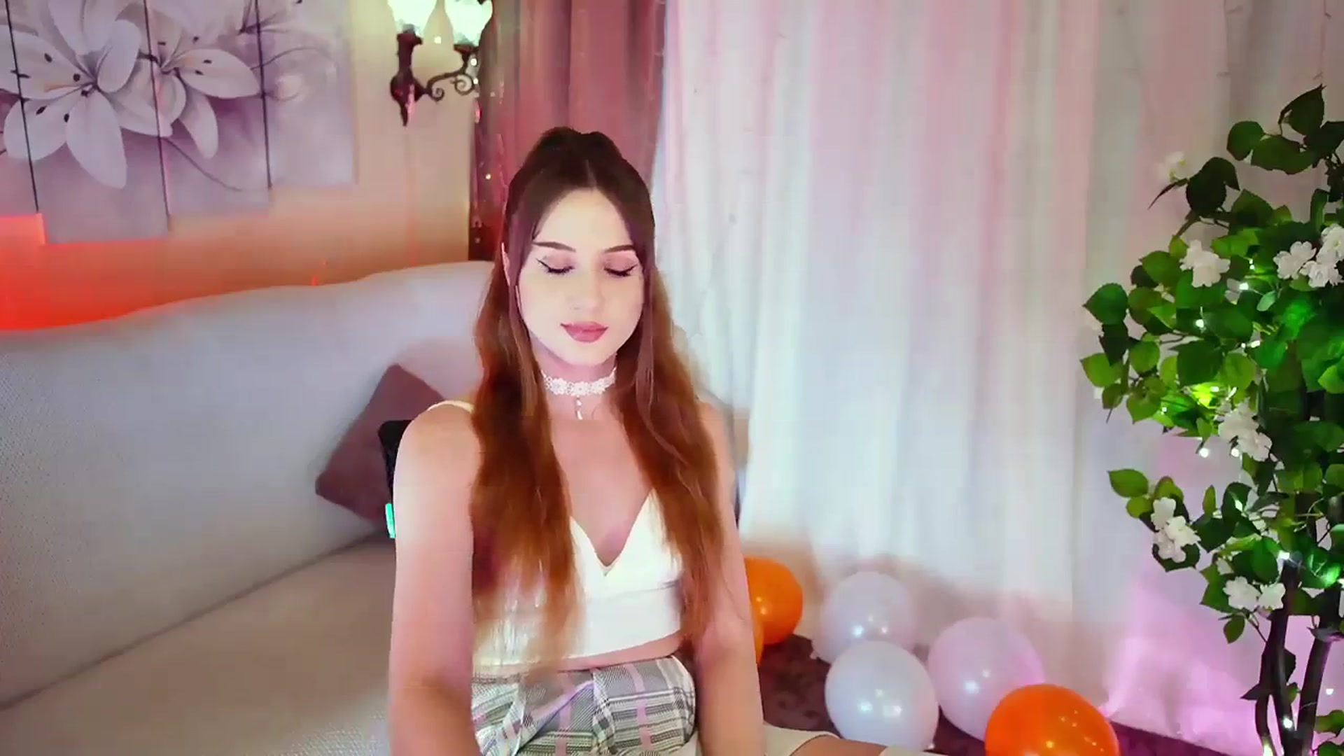 Gallery image thumbnail from Innocent_Soul's myfreecams stream on, 11/08/2023, 18:29 image 5 of 20