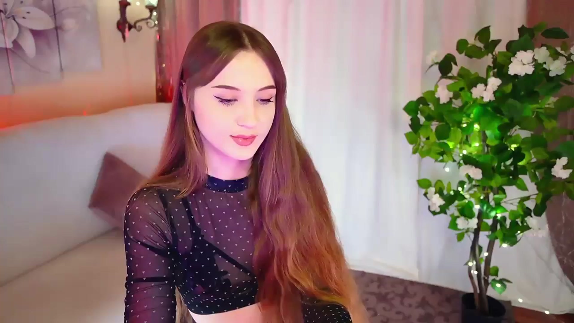 Gallery image thumbnail from Innocent_Soul's myfreecams stream on, 11/13/2023, 14:55 image 19 of 20