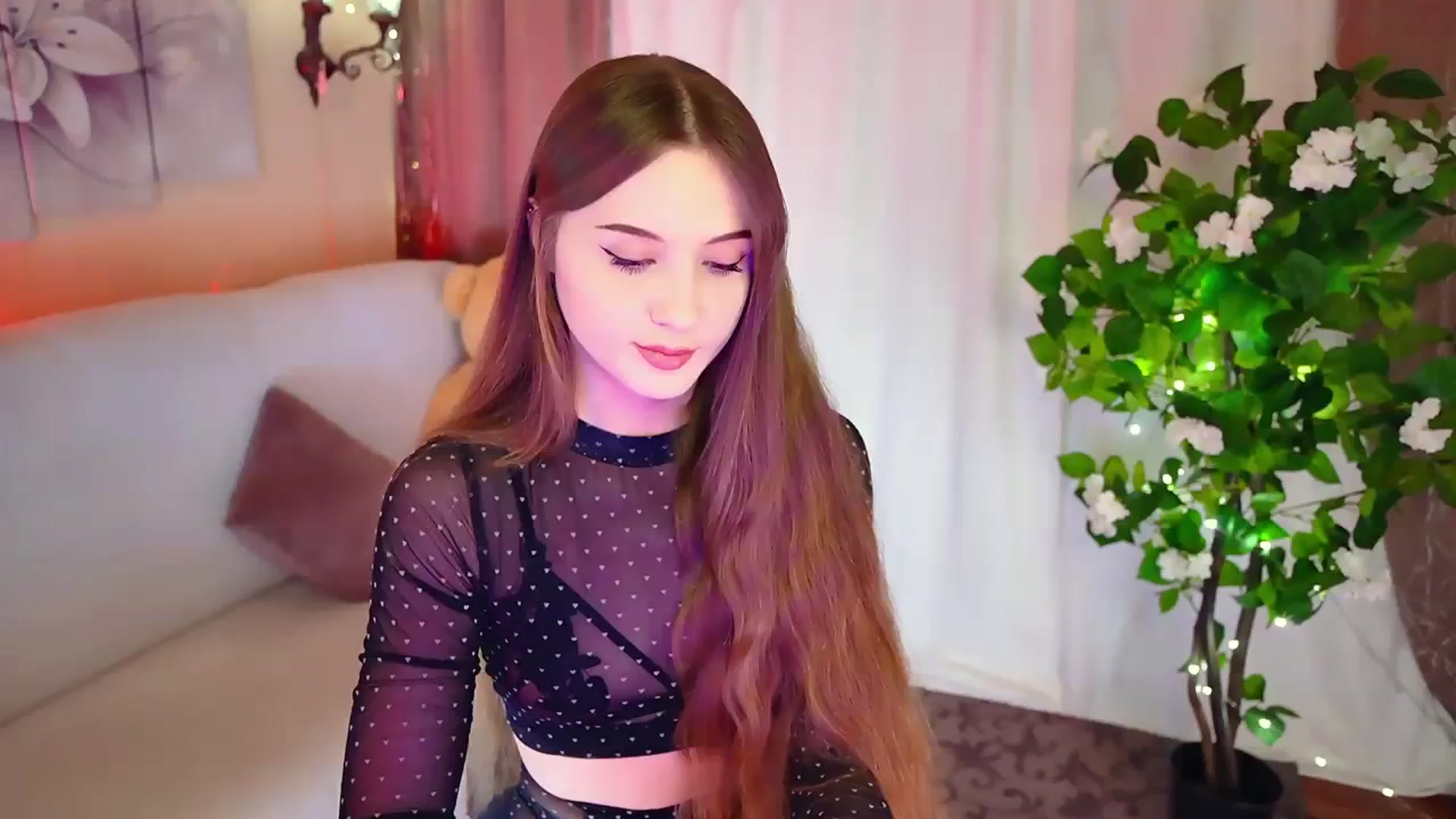 Gallery image thumbnail from Innocent_Soul's myfreecams stream on, 11/13/2023, 14:55 image 12 of 20